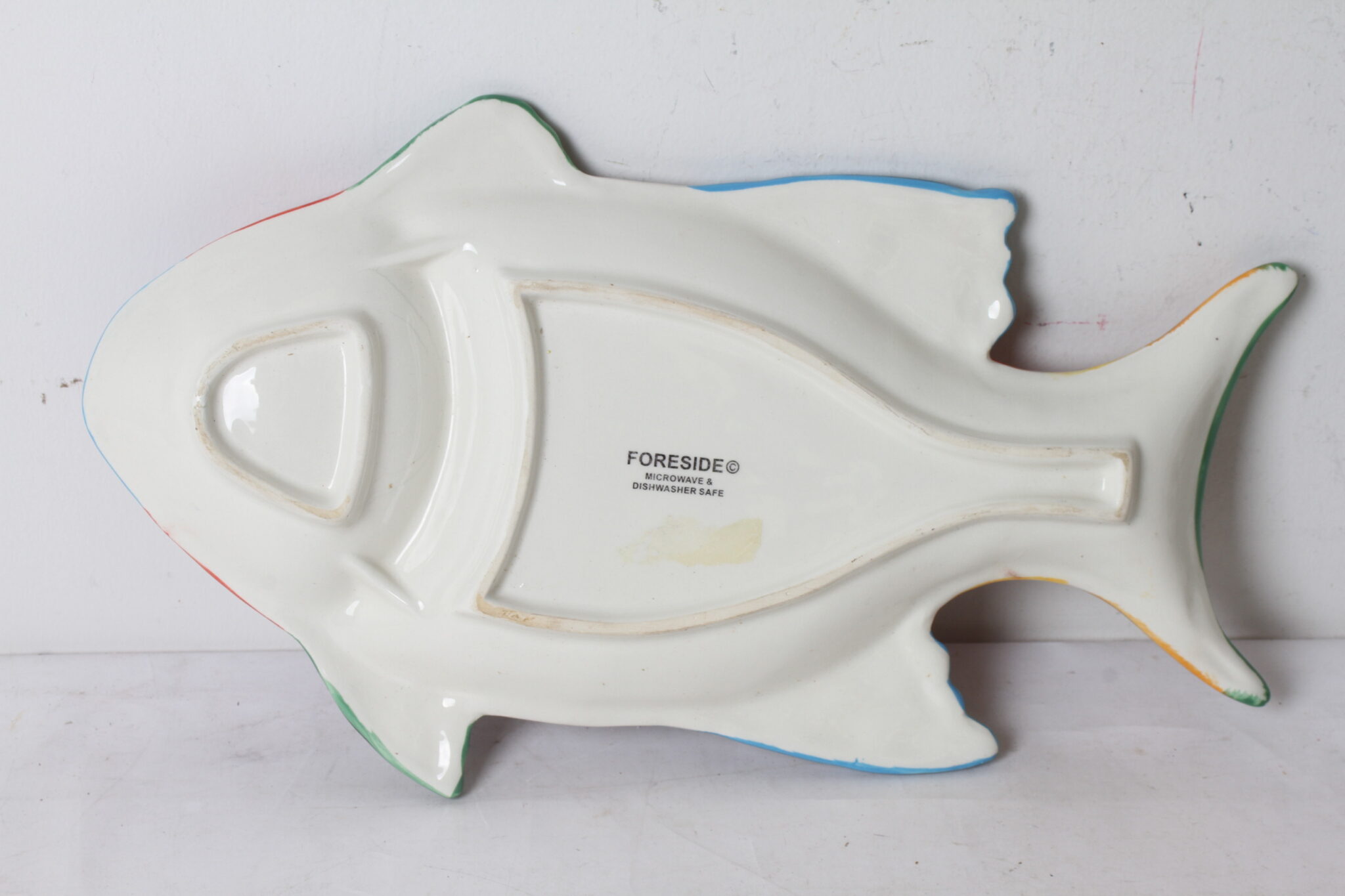 plat-de-presentation-poisson-multicolore-foreside-ceramique-art-de-la-table-objets-deco-occasion-emmaus-scherwiller-etikette (3)