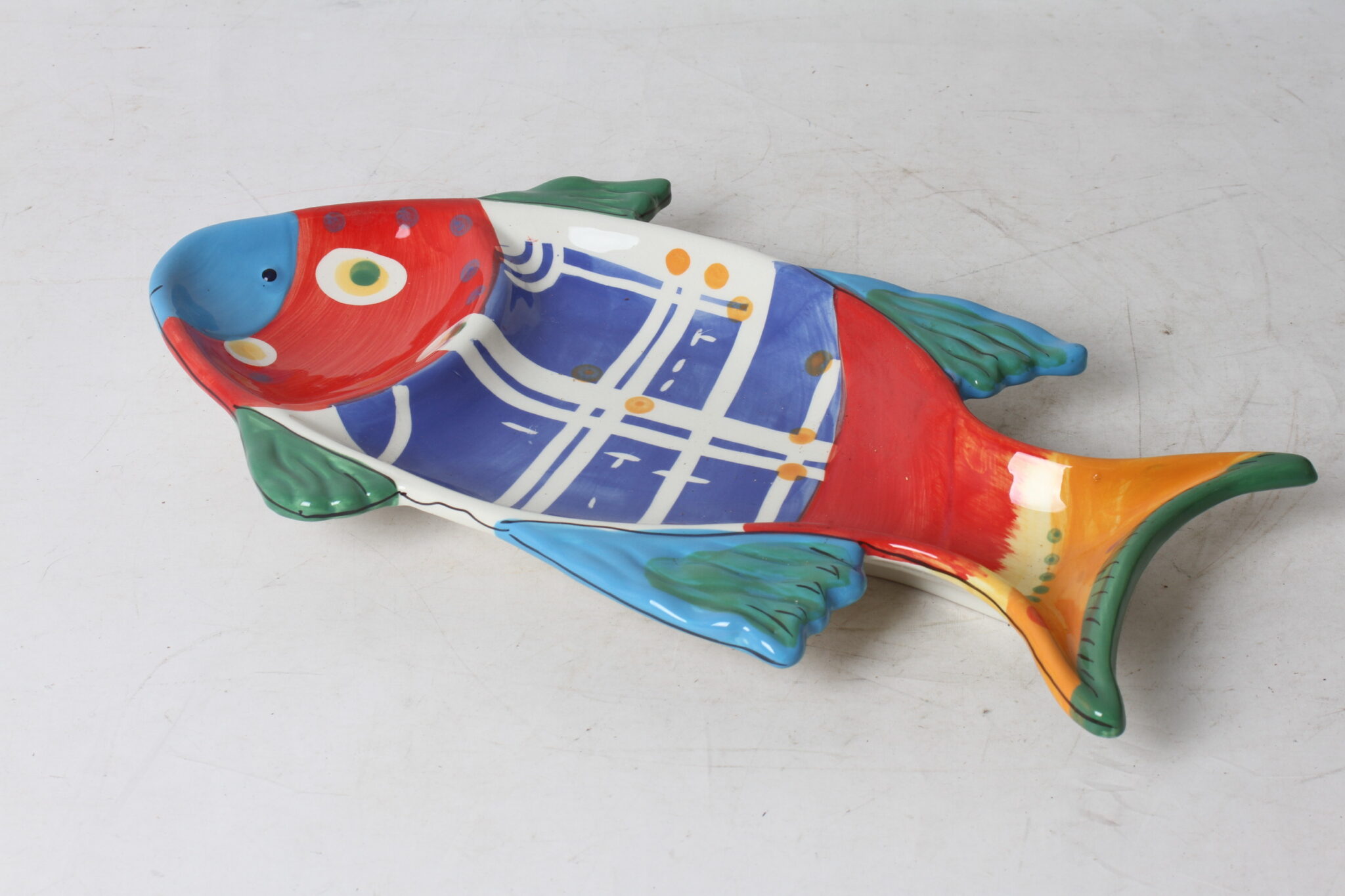 plat-de-presentation-poisson-multicolore-foreside-ceramique-art-de-la-table-objets-deco-occasion-emmaus-scherwiller-etikette (4)