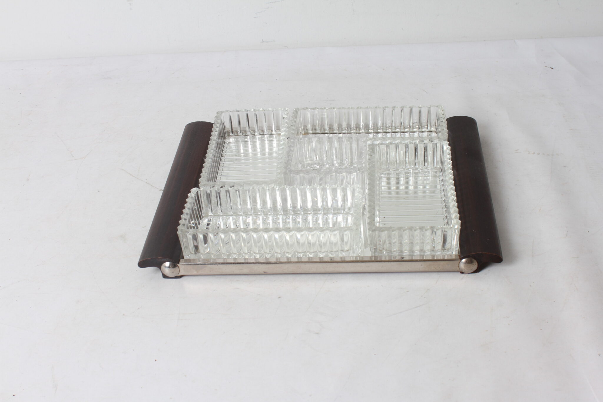 plateau-de-service-aperitif-vintage-style-art-deco-5-compartiments-verre-presse-art-de-la-table-brocante-occasion-emmaus-scherwiller-etikette (3)