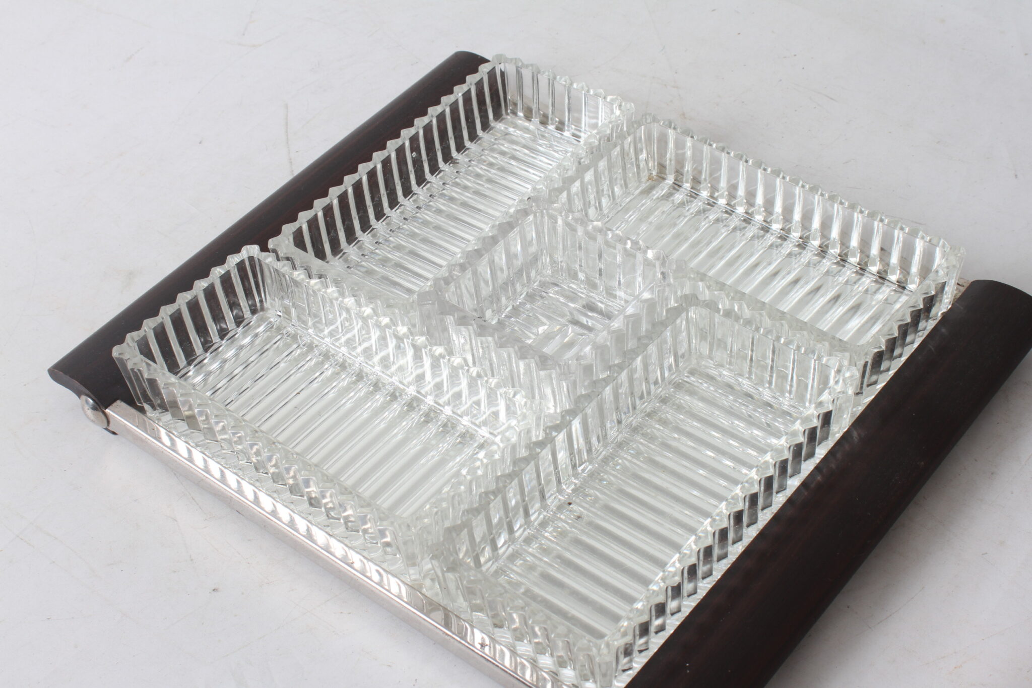 plateau-de-service-aperitif-vintage-style-art-deco-5-compartiments-verre-presse-art-de-la-table-brocante-occasion-emmaus-scherwiller-etikette (4)