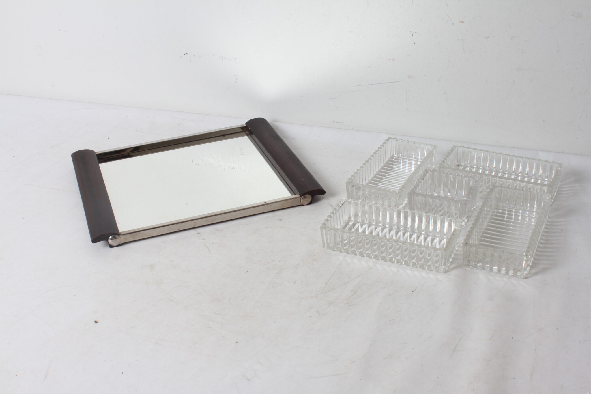 plateau-de-service-aperitif-vintage-style-art-deco-5-compartiments-verre-presse-art-de-la-table-brocante-occasion-emmaus-scherwiller-etikette (5)