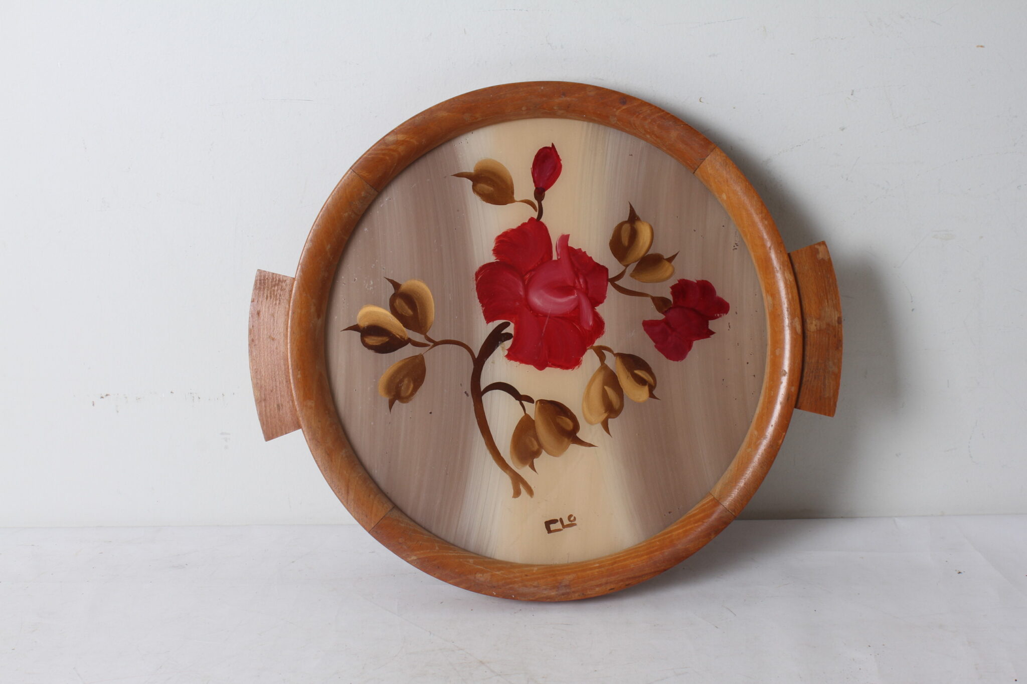 plateau-rond-style-art-deco-bois-decor-roses-signe-clo-objets-deco-brocante-ocasion-emmaus-scherwiller-etikette (4)