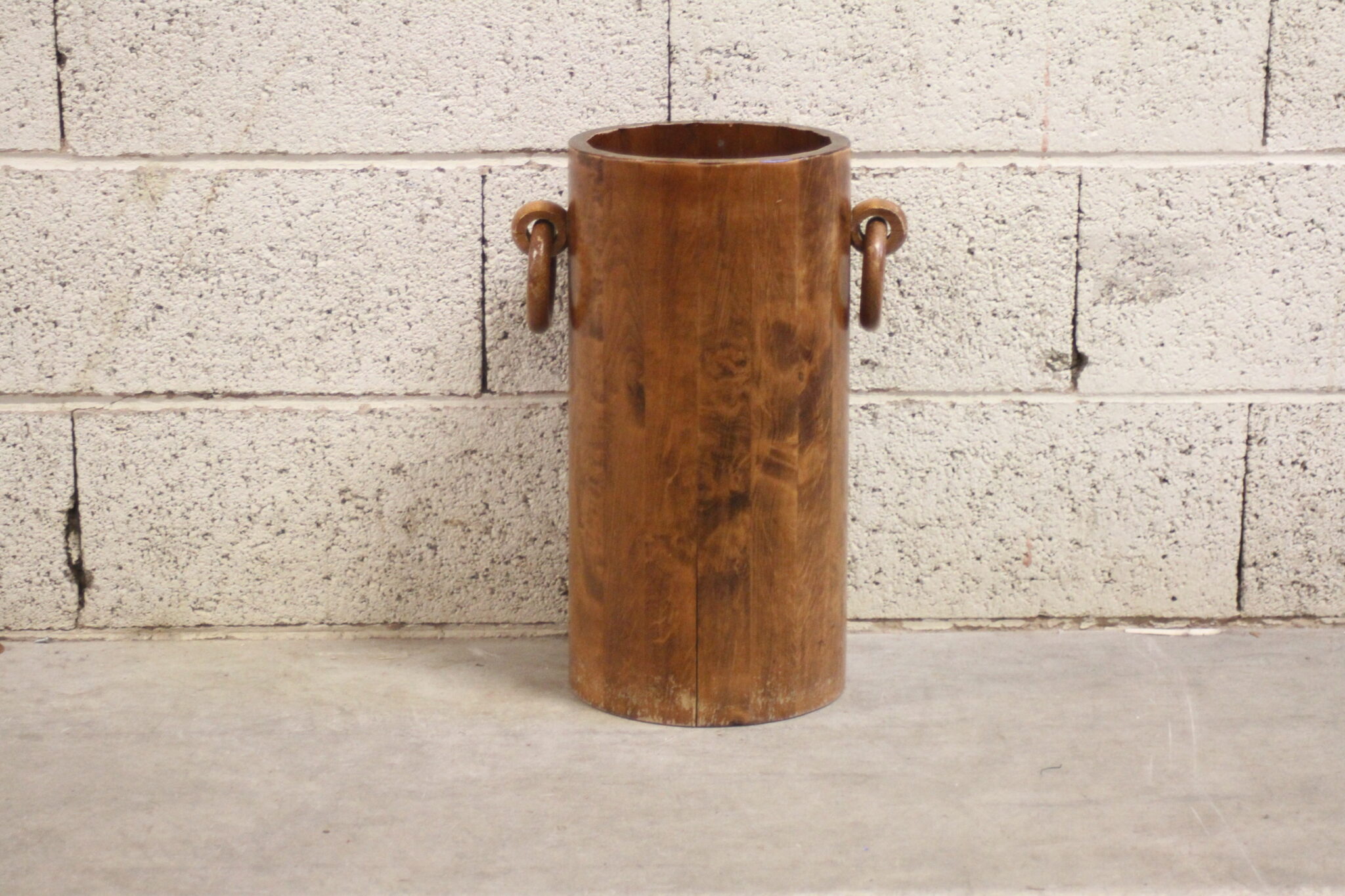 porte-parapluie-vintage-scandinave-bois-teck-objets-deco-brocante-occasion-emmaus-scherwiller-etikette (1)