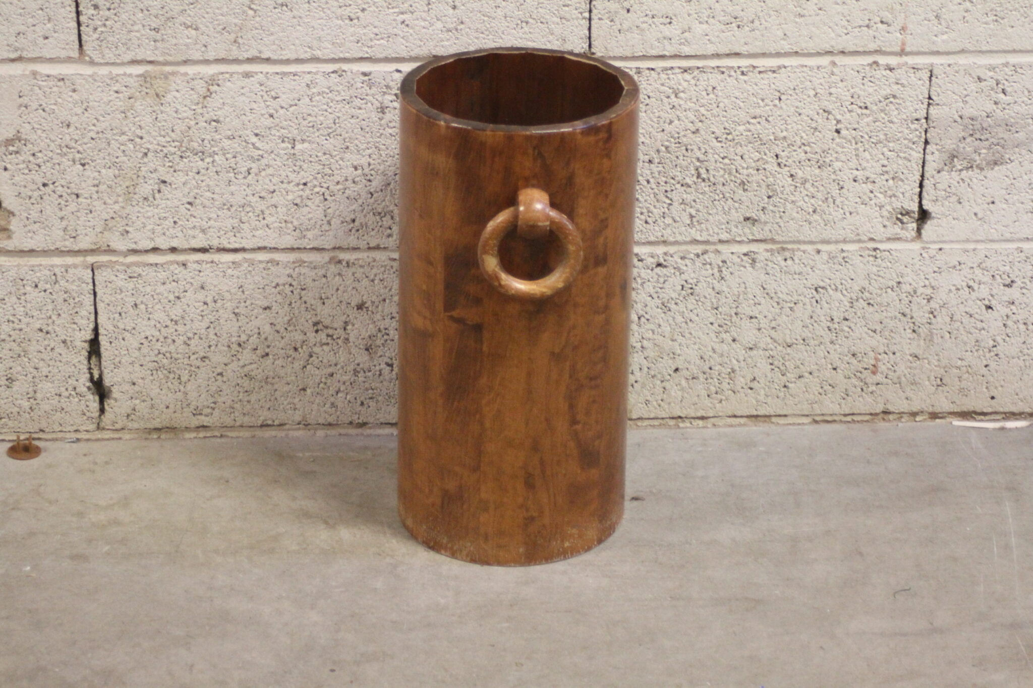 porte-parapluie-vintage-scandinave-bois-teck-objets-deco-brocante-occasion-emmaus-scherwiller-etikette (4)