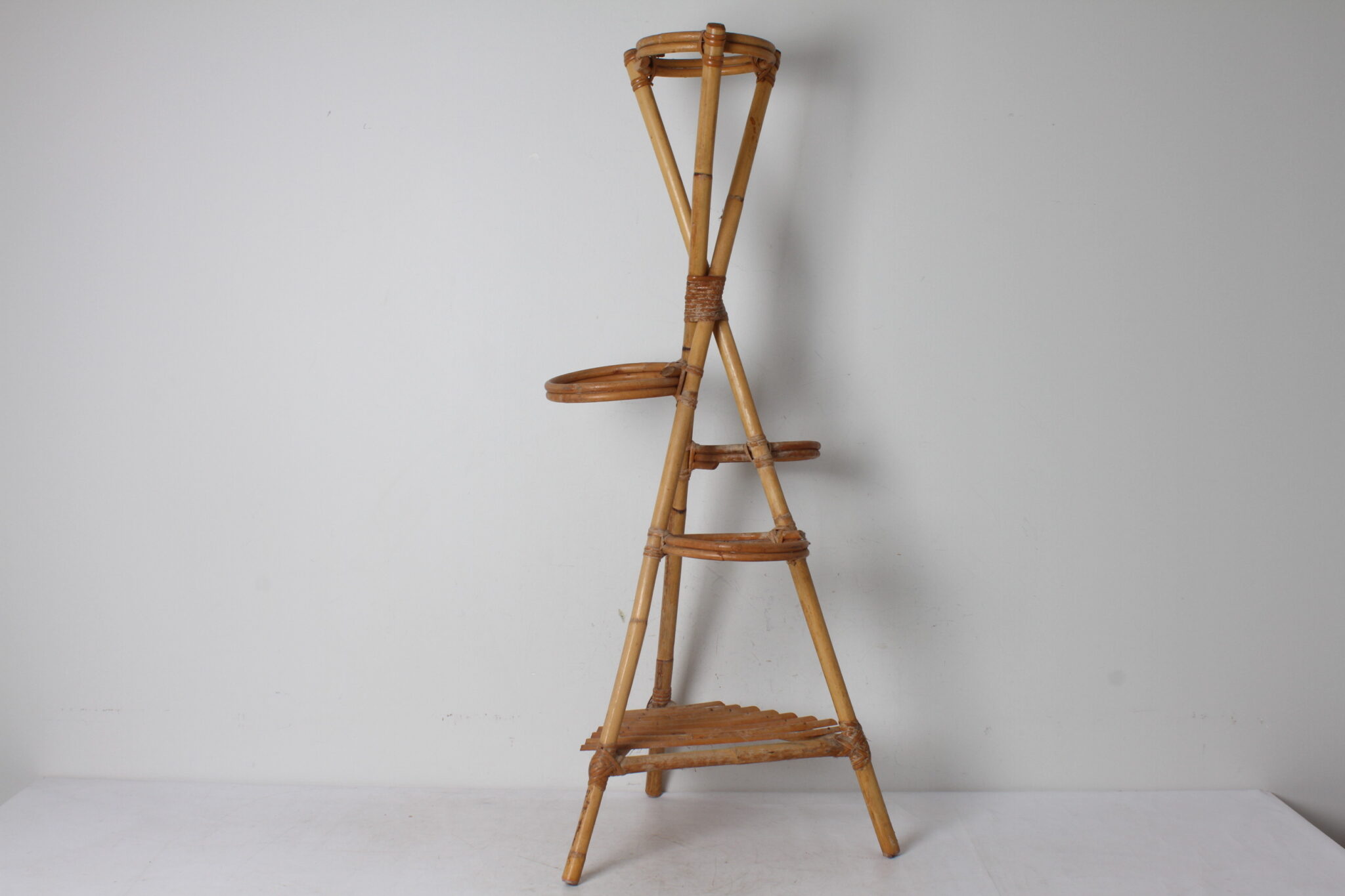 porte-plantes-vintage-bambou-rotin-mobilier-objets-deco-occasion-brocante-emmaus-scherwiller-etikette (8)