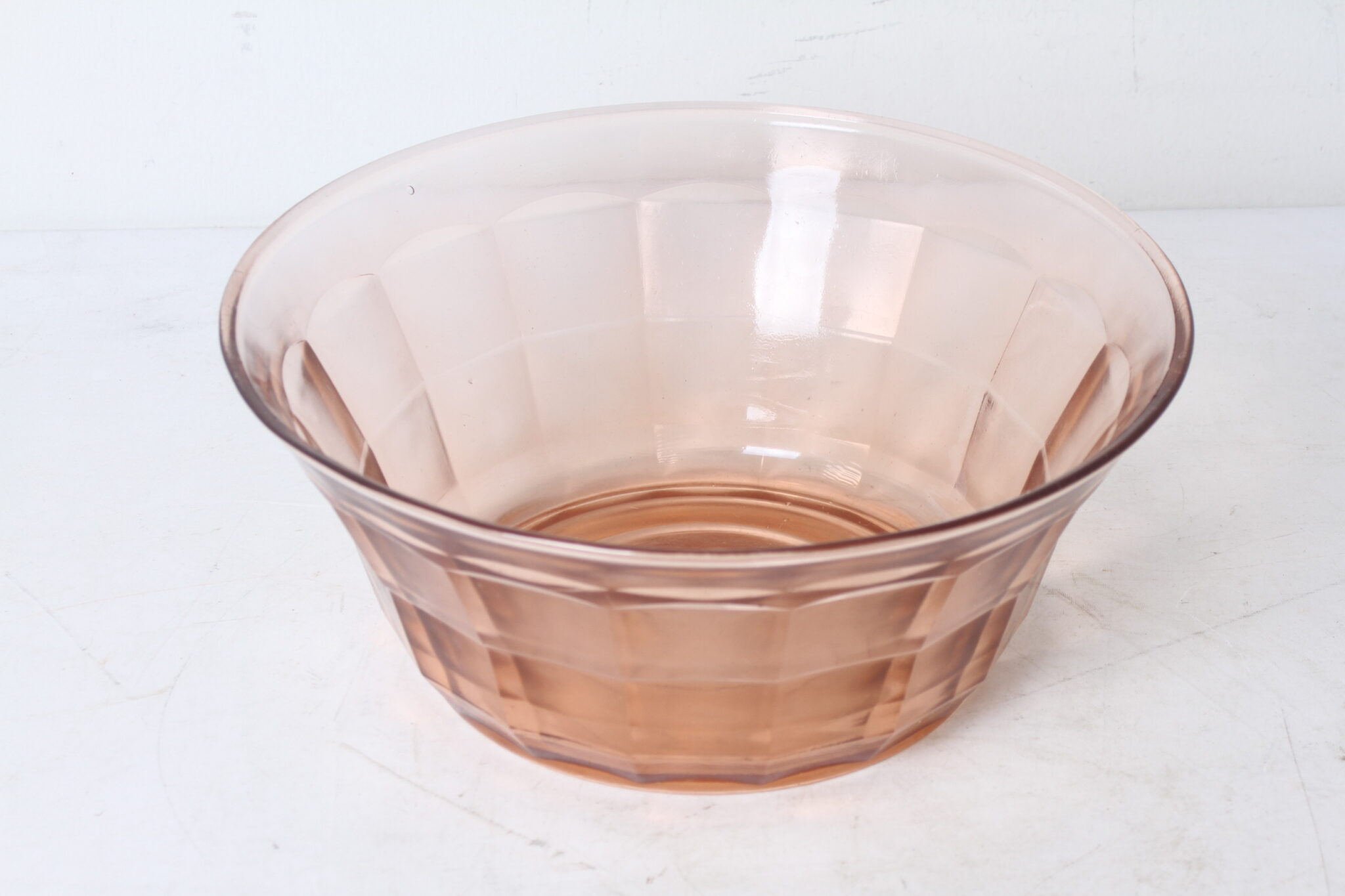 saladier-vintage-en-verre-rose-art-de-la-table-occasion-emmaus-scherwiller-etikette (1)