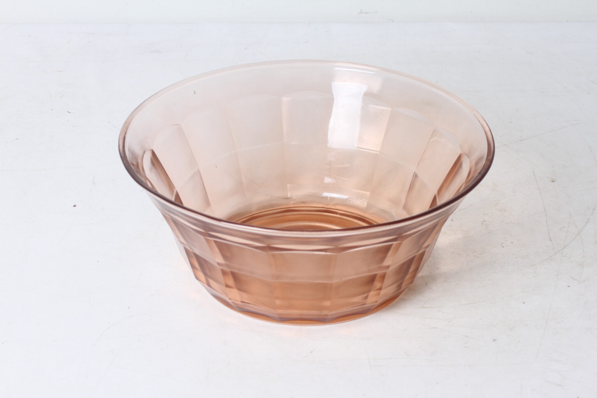 saladier-vintage-en-verre-rose-art-de-la-table-occasion-emmaus-scherwiller-etikette (2)