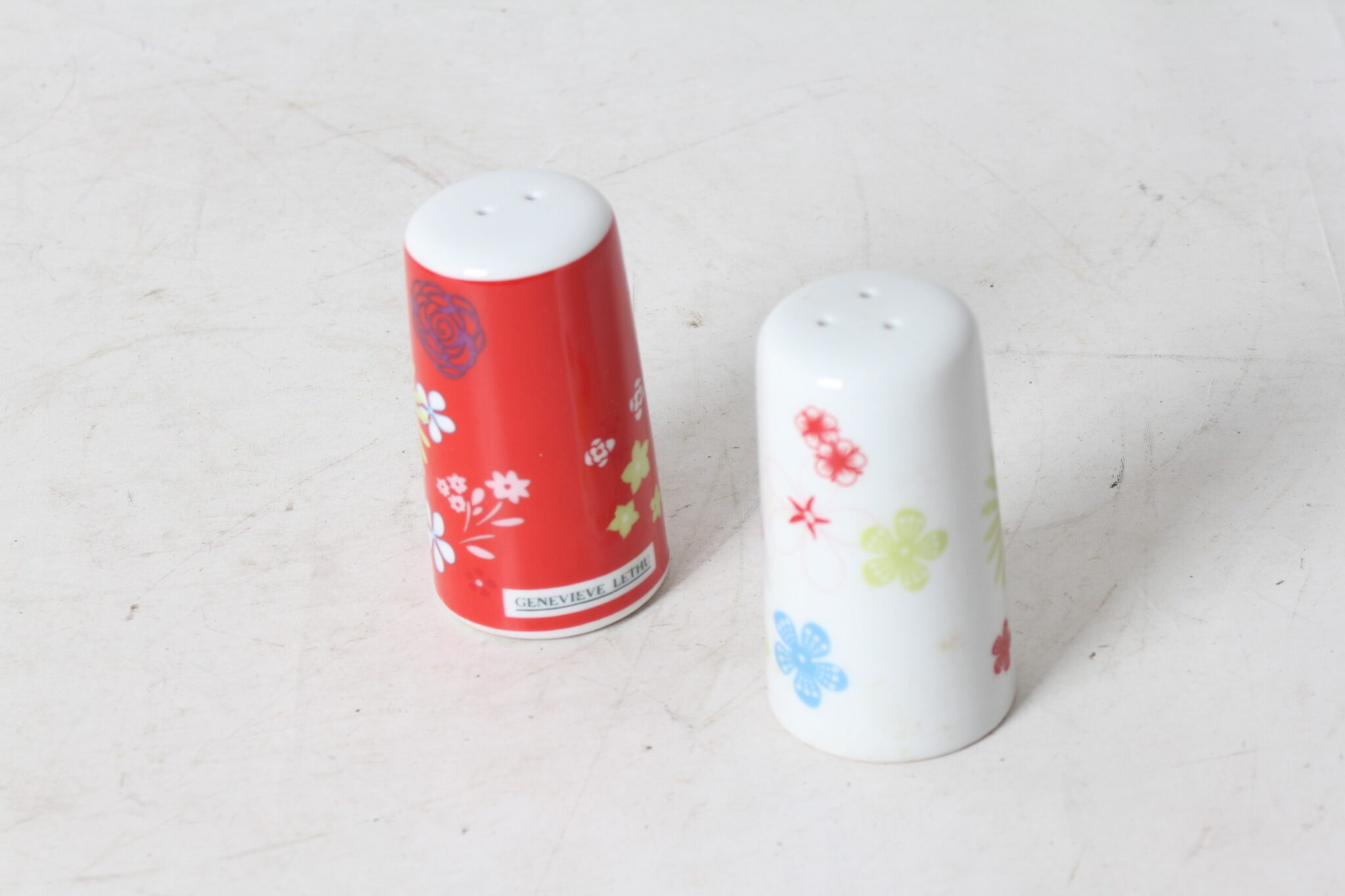 saliere-et-poivriere-ceramique-genevieve-lethu-art-de-la-table-occaision-emmaus-scherwiller-etikette (3)