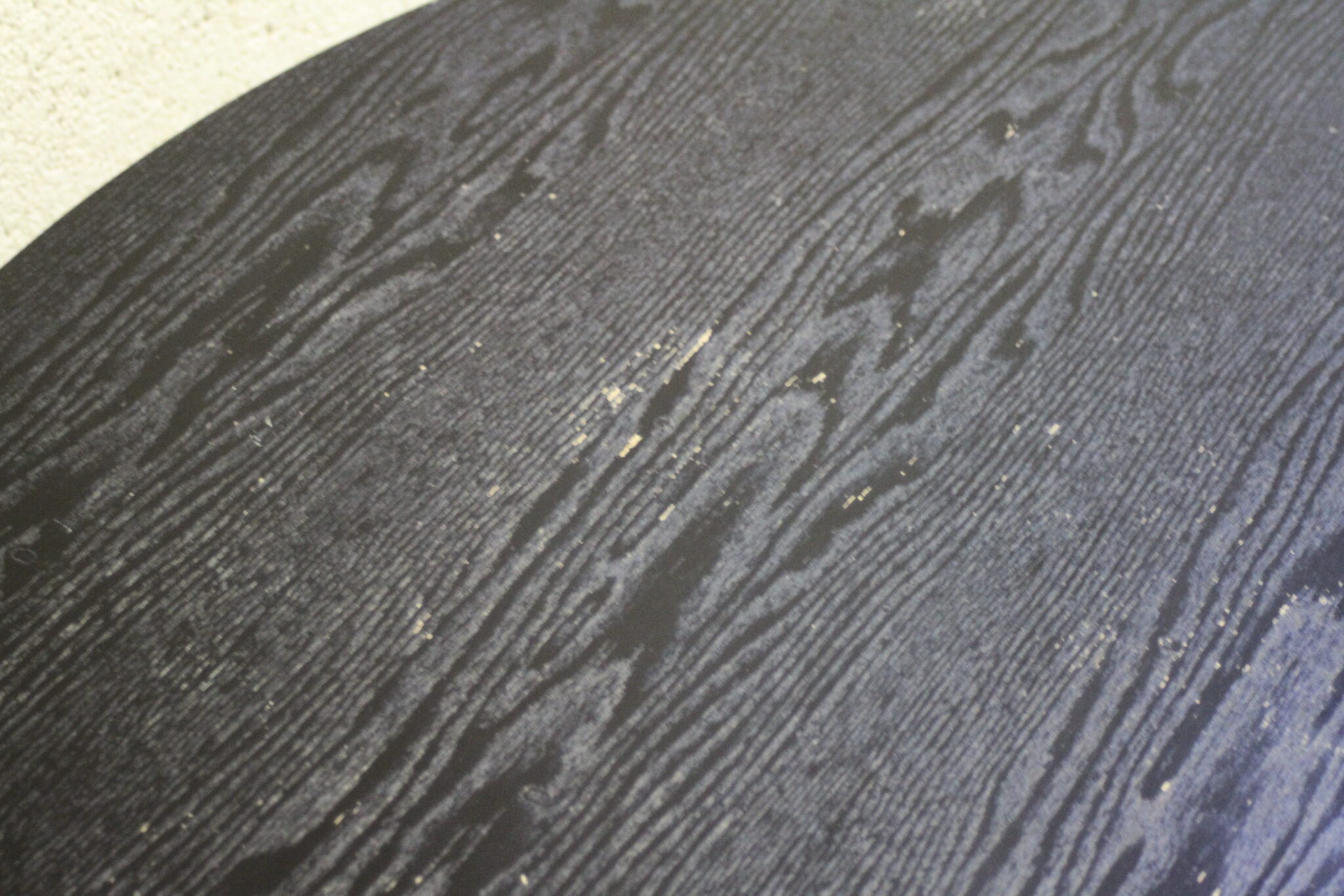 table-a-manger-ronde-design-bois-noir-mobilier-occasion-emmaus-scherwiller-etikette (5)