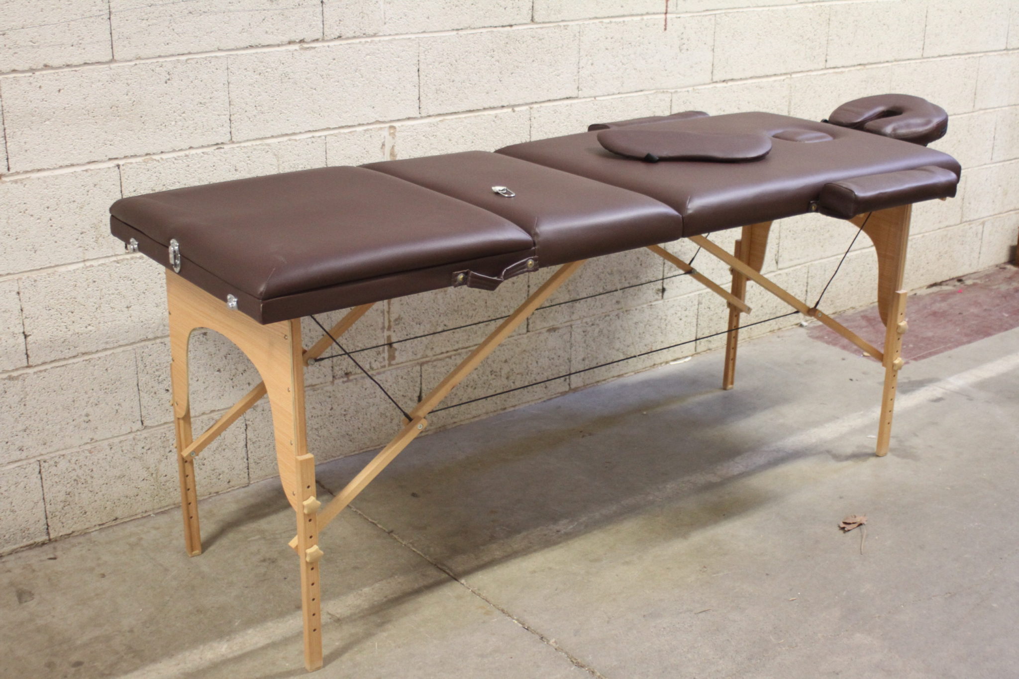 table-de-massage-professionnelle-pliante-bois-skai-materiel-medical-occasion-emmaus-scherwiller-etikette (4)