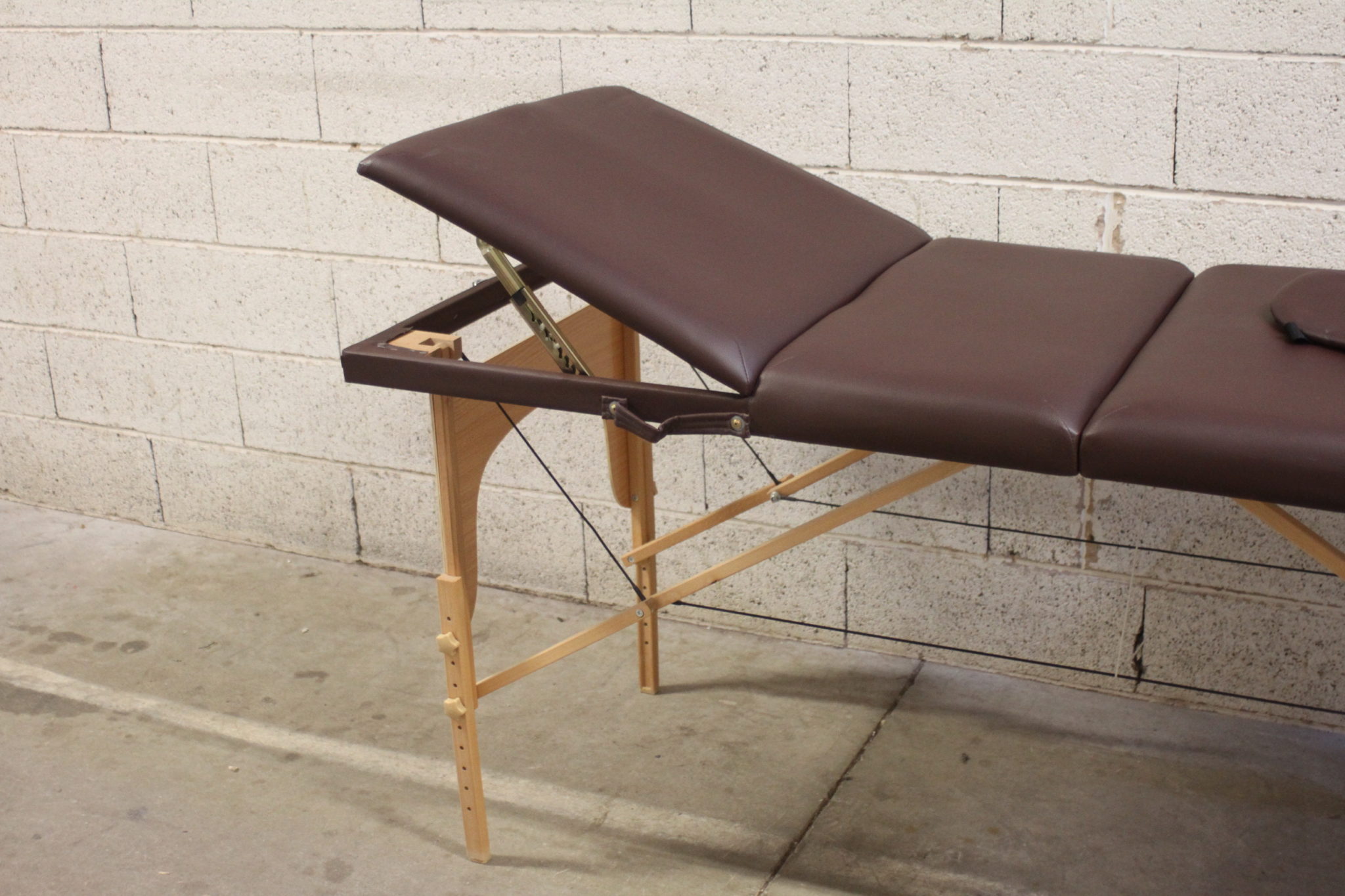 table-de-massage-professionnelle-pliante-bois-skai-materiel-medical-occasion-emmaus-scherwiller-etikette (6)