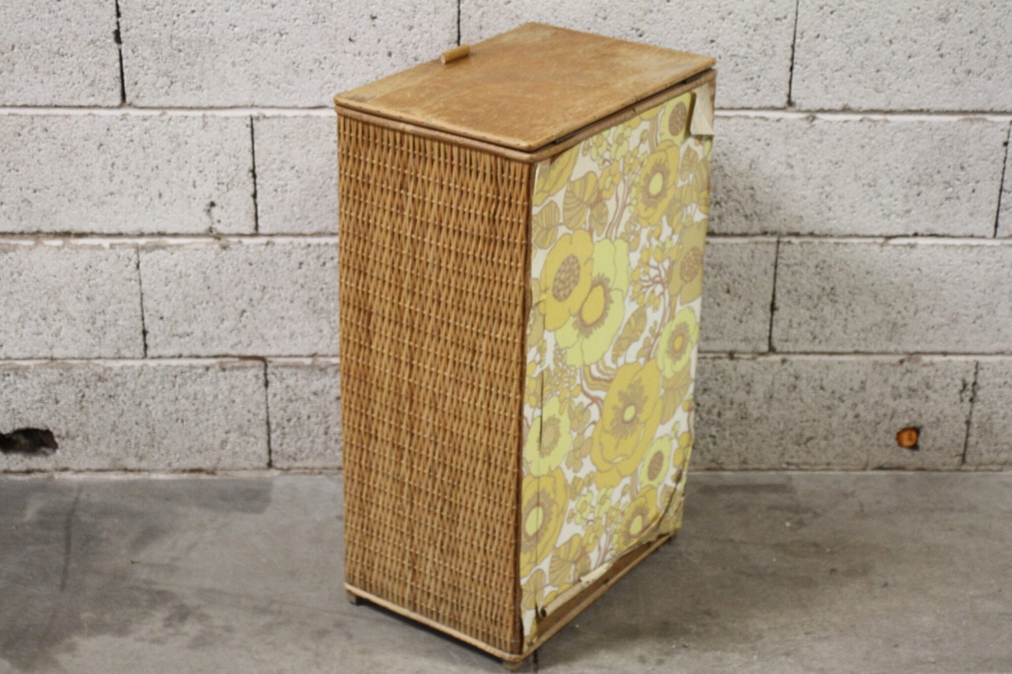 anccien-panier-a-linge-vintage-osier-tresse-bois-mobilier-brocante-occasion-emmaus-scherwiller-etikette (1)