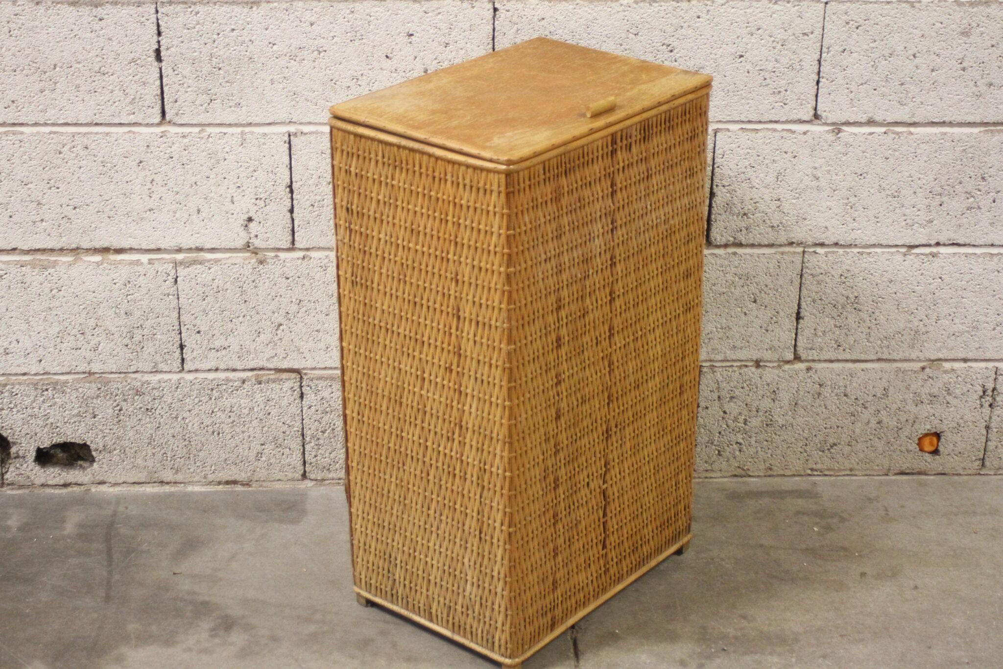 anccien-panier-a-linge-vintage-osier-tresse-bois-mobilier-brocante-occasion-emmaus-scherwiller-etikette (5)