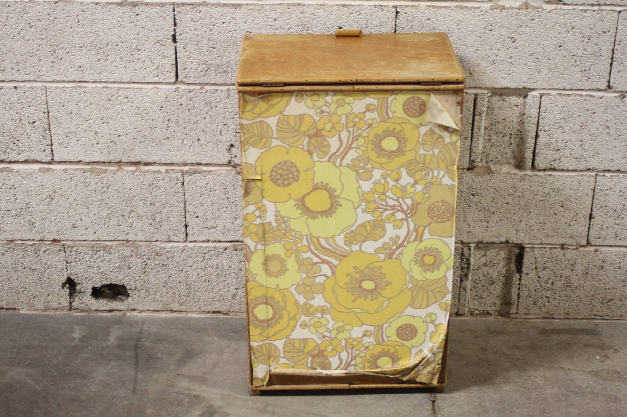 anccien-panier-a-linge-vintage-osier-tresse-bois-mobilier-brocante-occasion-emmaus-scherwiller-etikette (7)