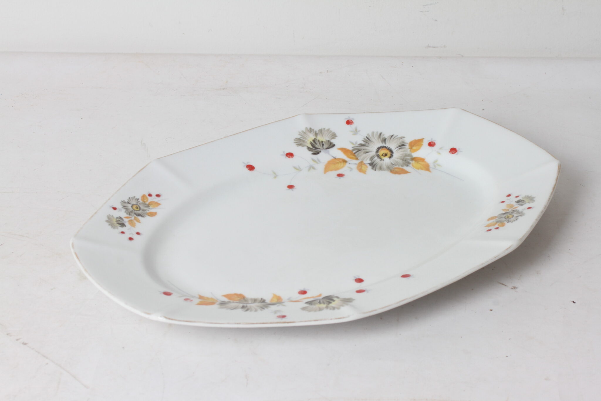 assiette ovale porcelaine (1)