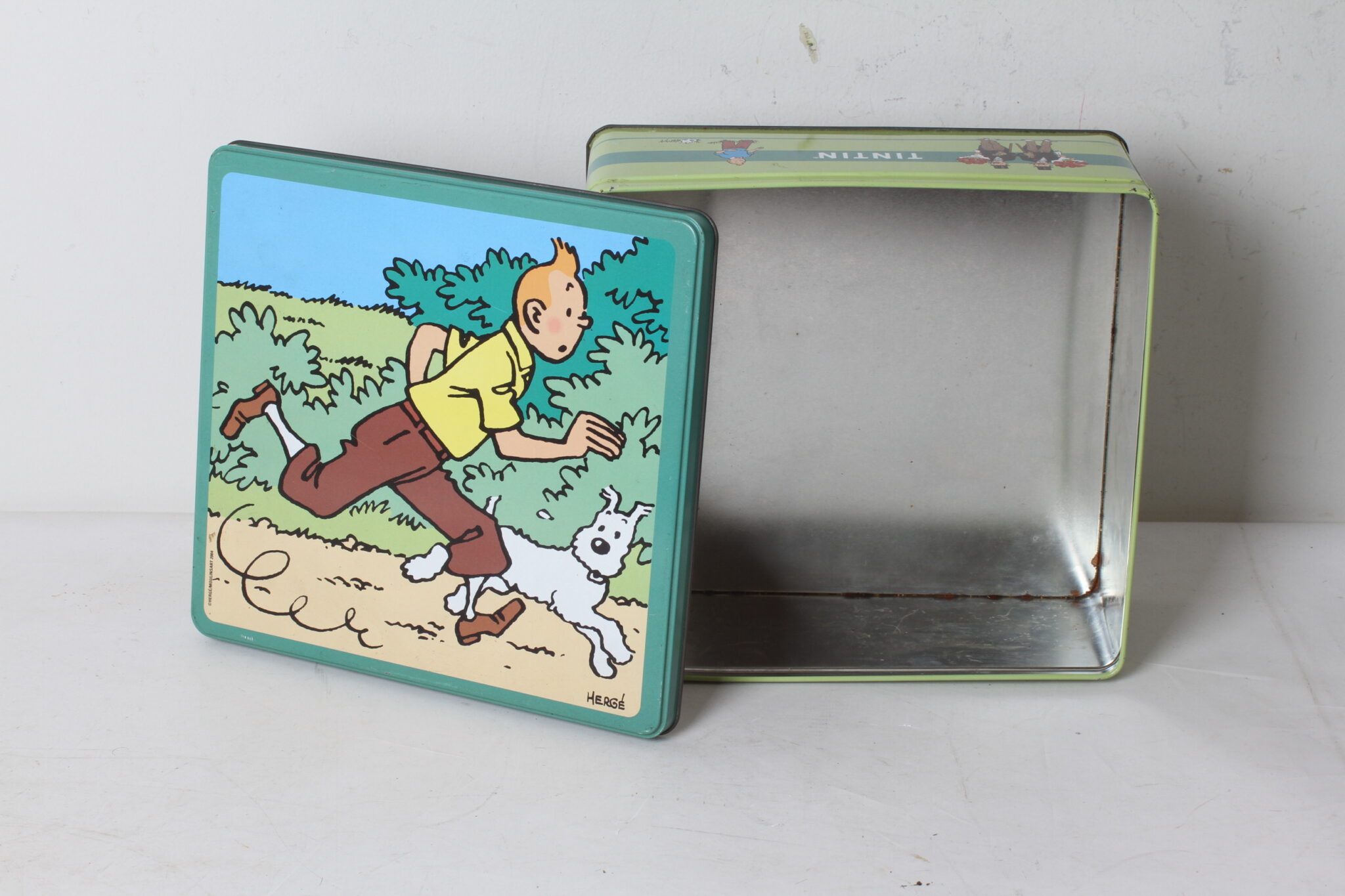 Boîte métal Tintin et Milou Hergé vintage (1)