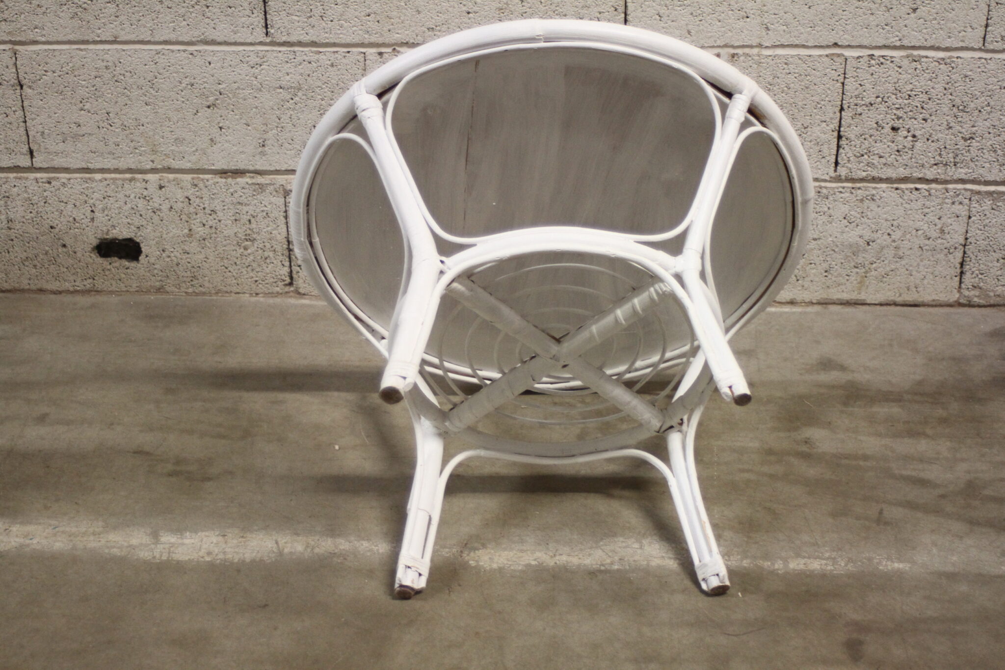 ensemble-fauteuil-table-rotin-blanc-mobilier-brocante-occasion-emmaus-scherwiller-etikette (1)