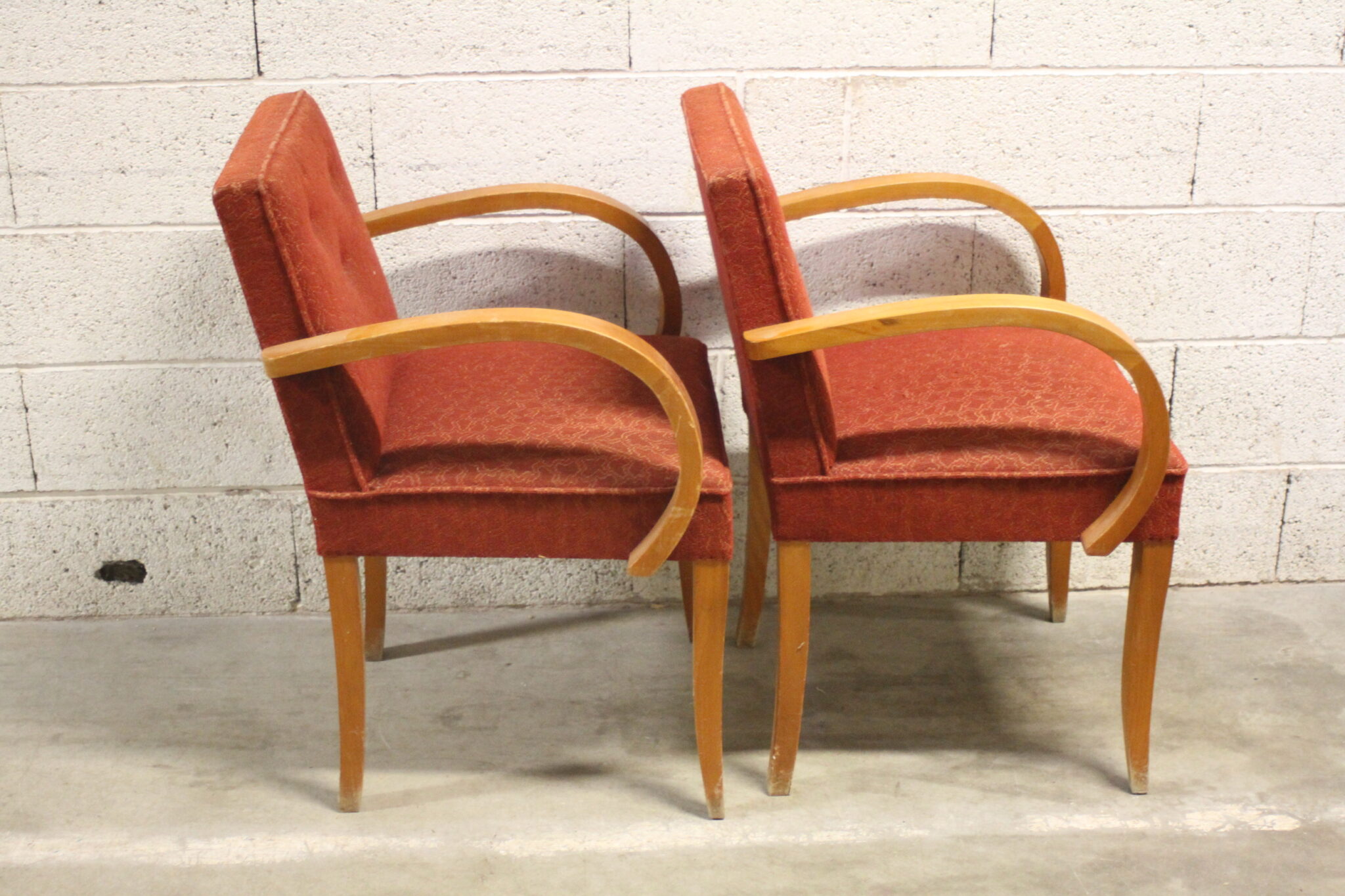 paire-de-fauteuils-bridge-vintage-bois-assise-ressorts-tissu-bouclettes-mobilier-brocante-occasion-emmaus-scherwiller-etikette (4)