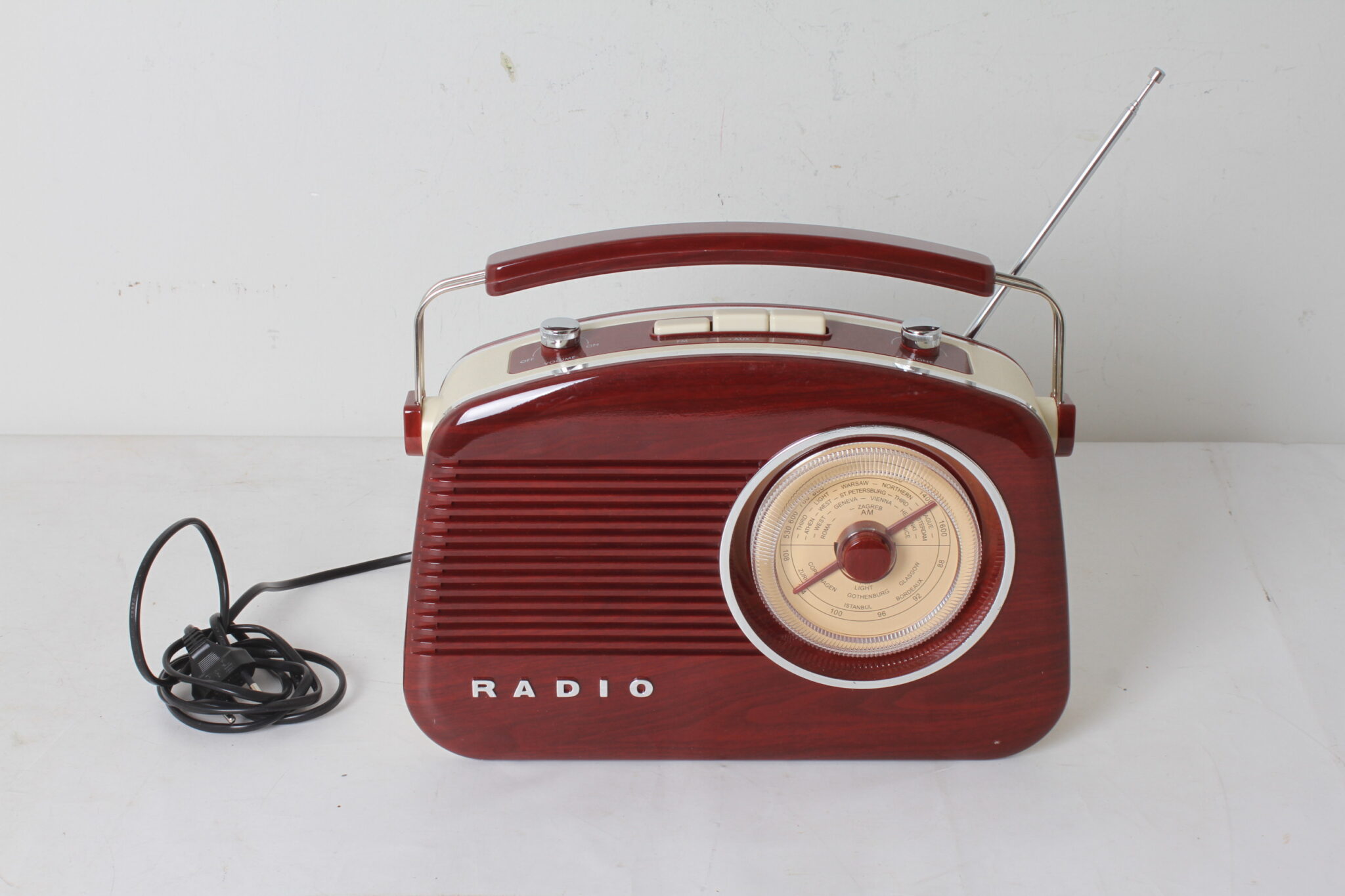 poste-radio-design-retro-vintage-plastique-colori-bois-petit-electromenager-occasion-emmaus-scherwiller-etikette (2)