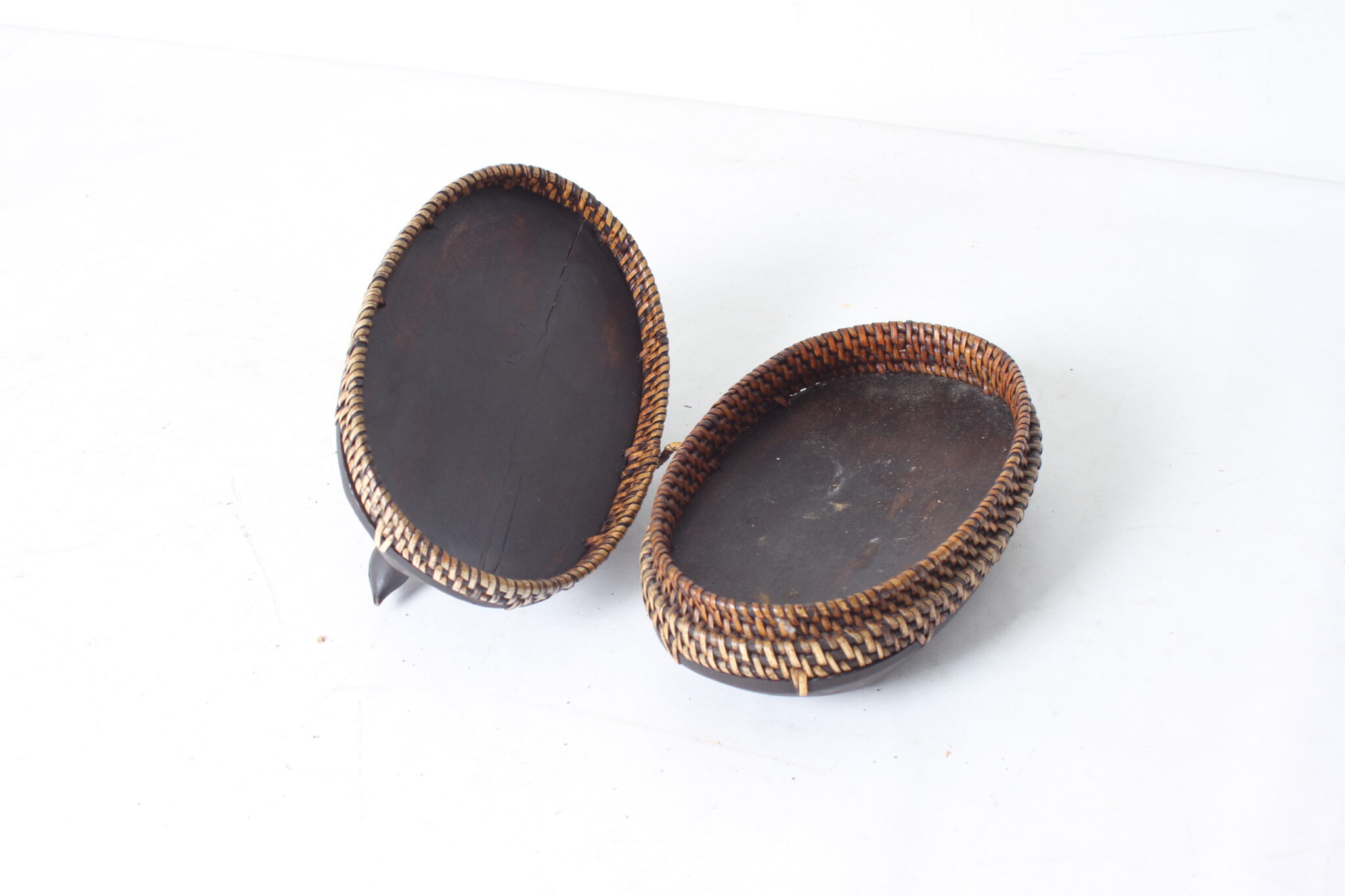 rare-boite-a-bijoux-indienne-bois-rotin-objets-deco-brocante-occasion-emmaus-scherwiller-etikette (1)