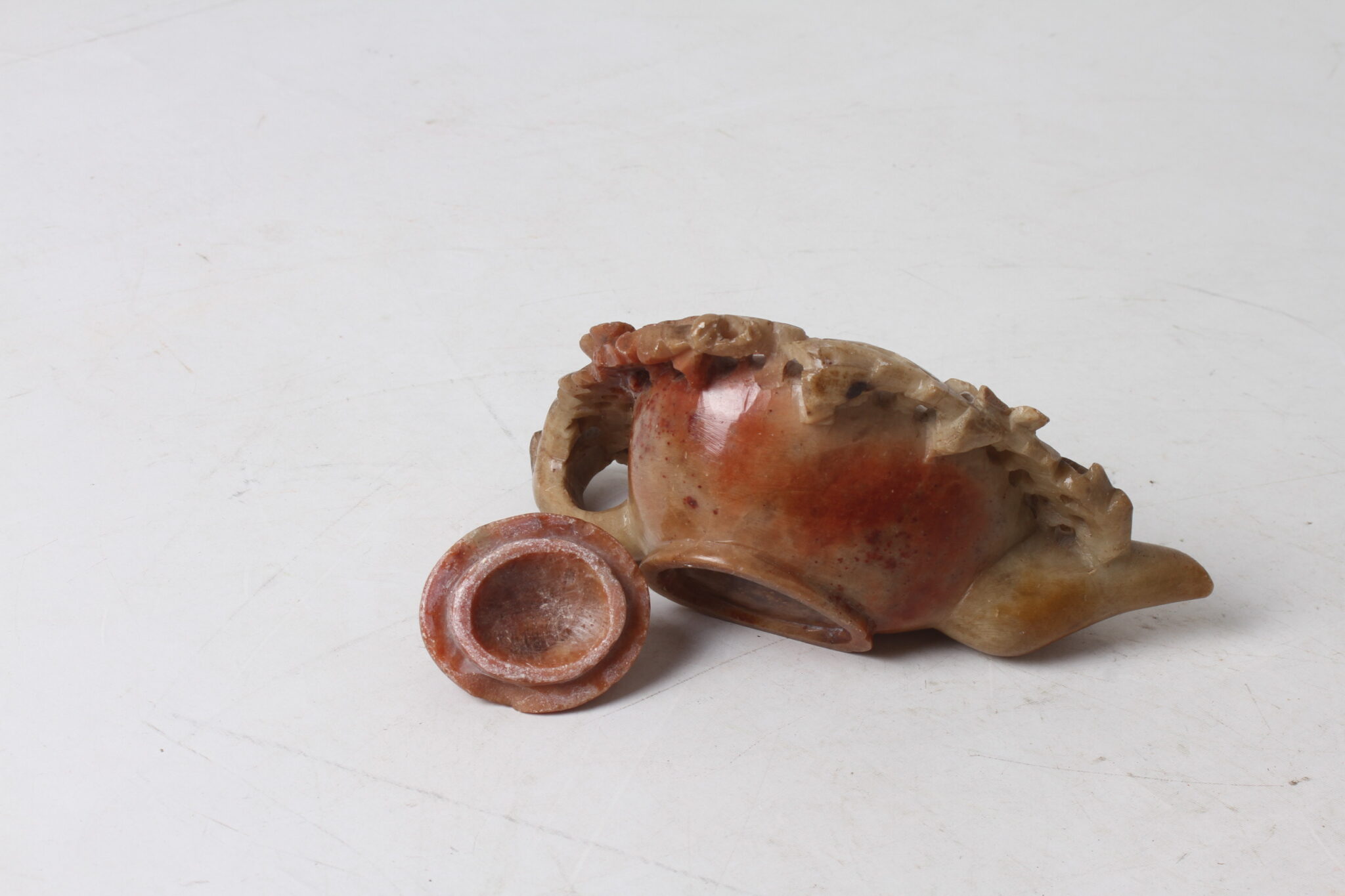 art-d'asie-petite-verseuse-en-steatite-decor-fleurs-de-cerisier-objets-deco-collection-brocante-occasion-emmaus-scherwiller-etikette (5)