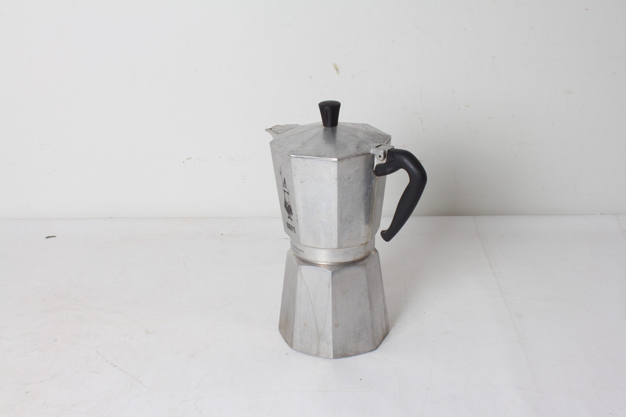 cafetiere-italienne-bialetti-moka-express-art-de-la-table-occasion-emmaus-scherwiller-etikette (2)