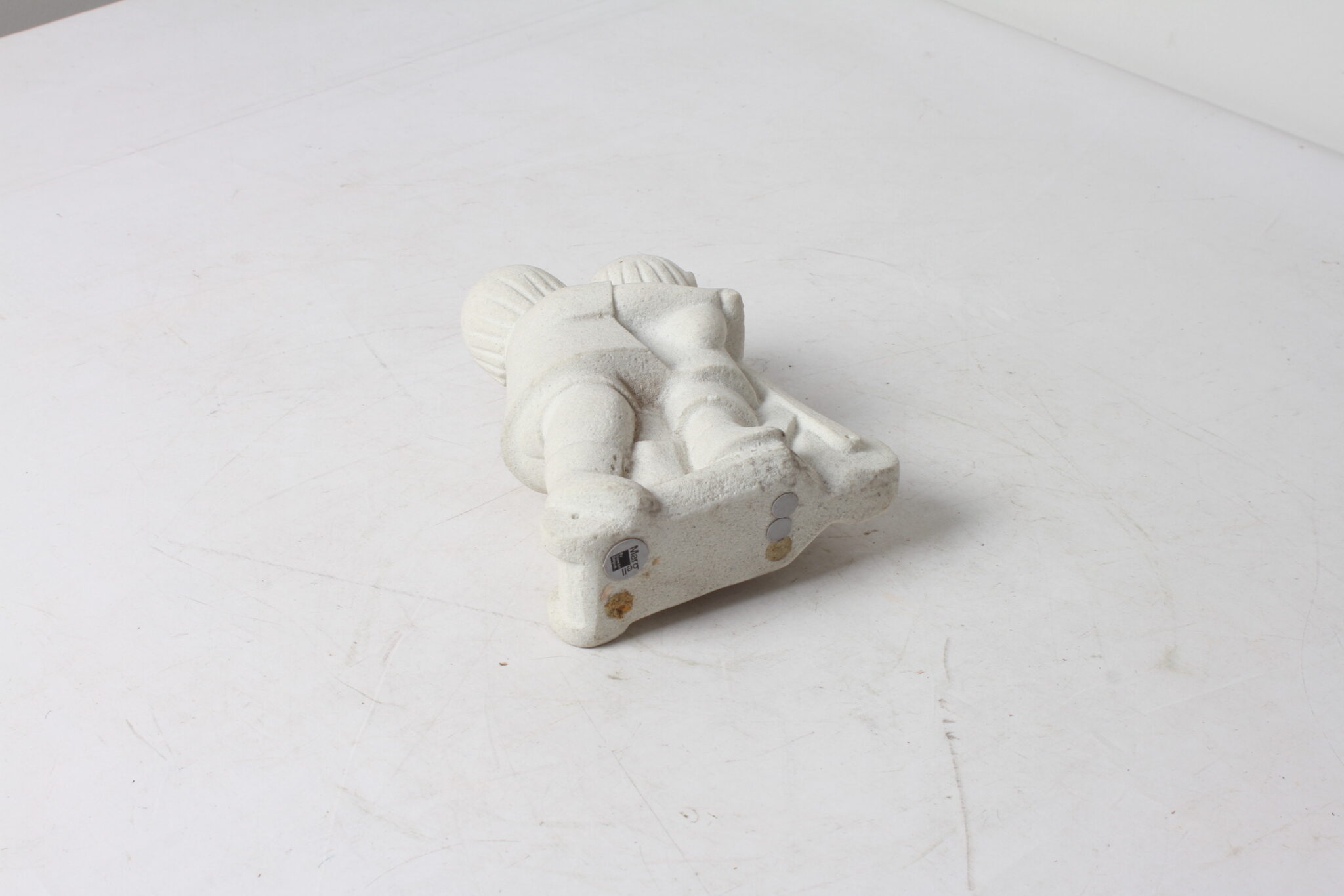 Figurine Mar Bell en Grès frères sur scooter (1)