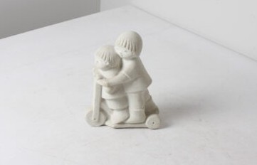 figurine-mar-bell-en-gres-freres-sur-scooter-3-467x311