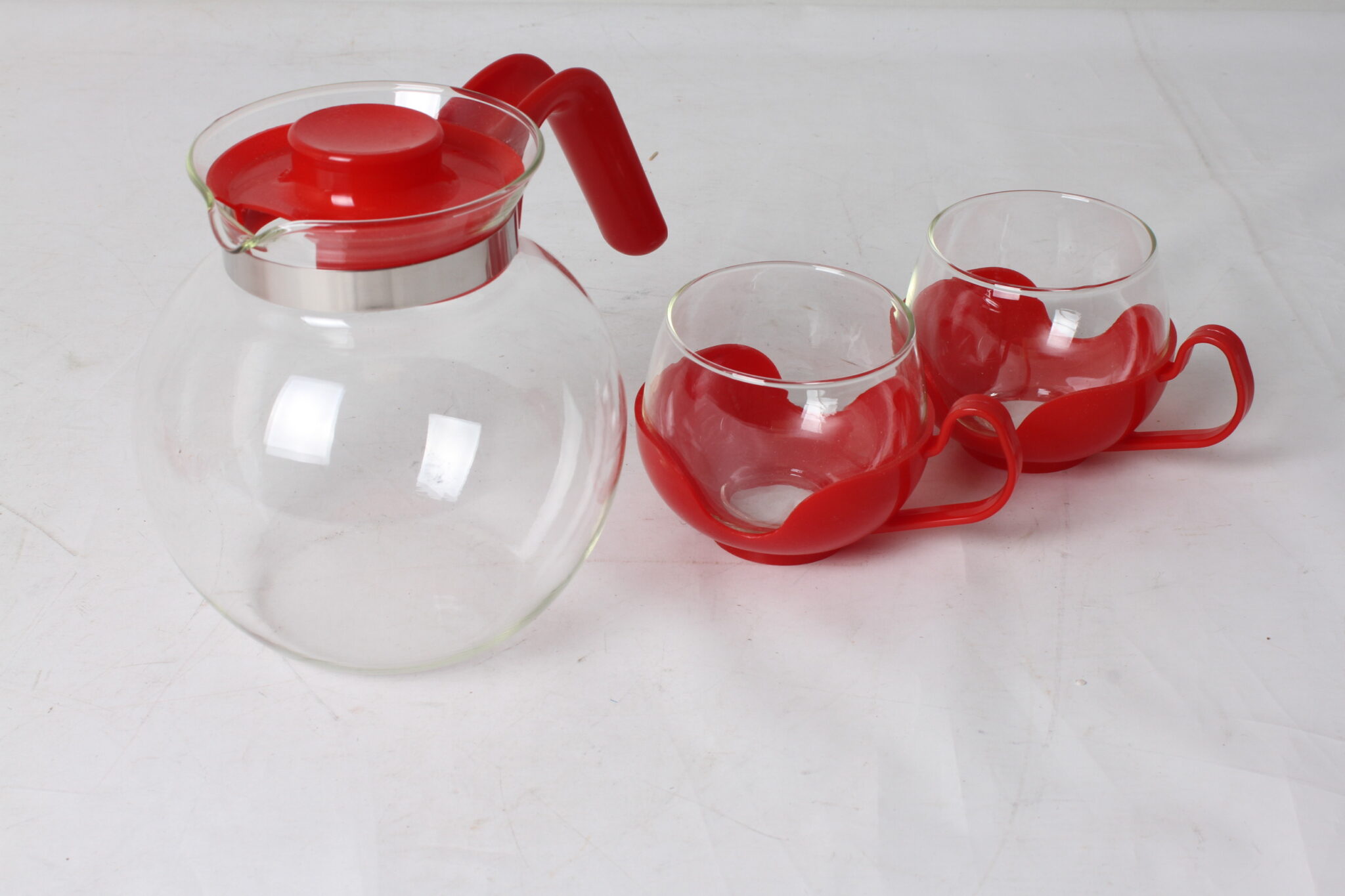 Service à thé avec pichet et tasses assorties vintage (5)