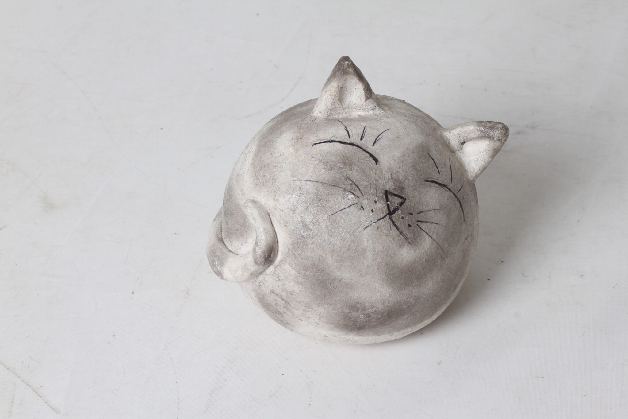 Statuette de chat en terre cuite (3)