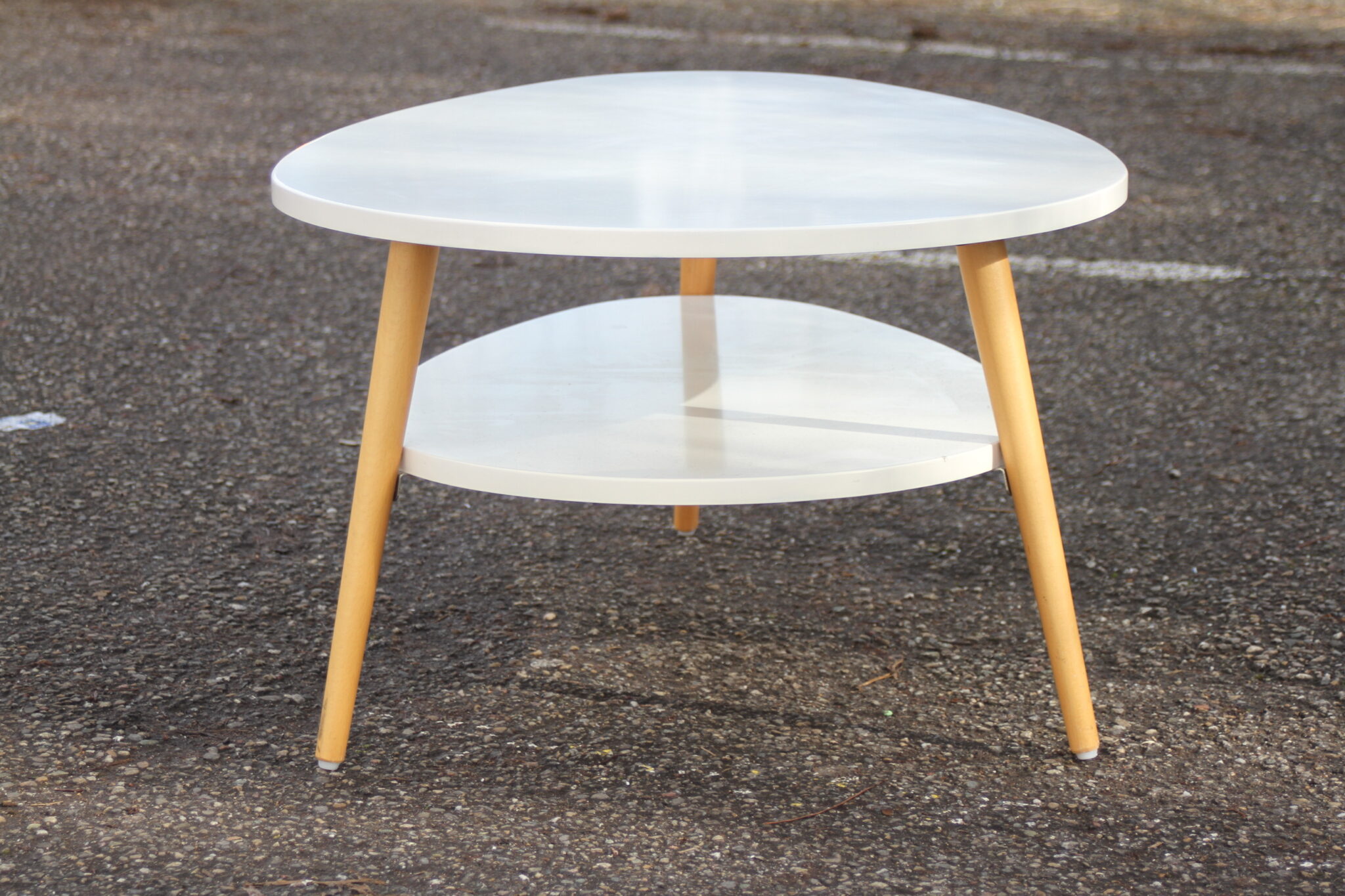 table-basse-contemporaine-double-plateaux-bois-blanc-pieds-compas-mobilier-brocante-occasion-emmaus-scherwiller-etikette (1)