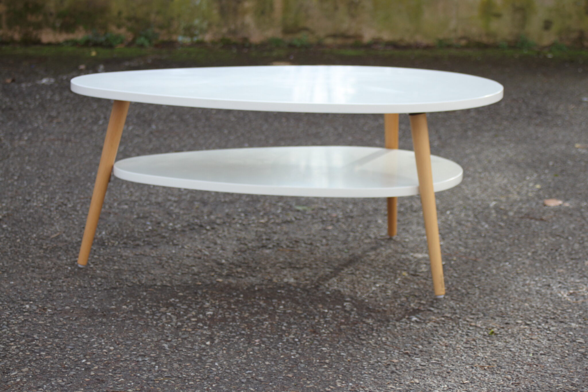 table-basse-contemporaine-double-plateaux-bois-blanc-pieds-compas-mobilier-brocante-occasion-emmaus-scherwiller-etikette (3)