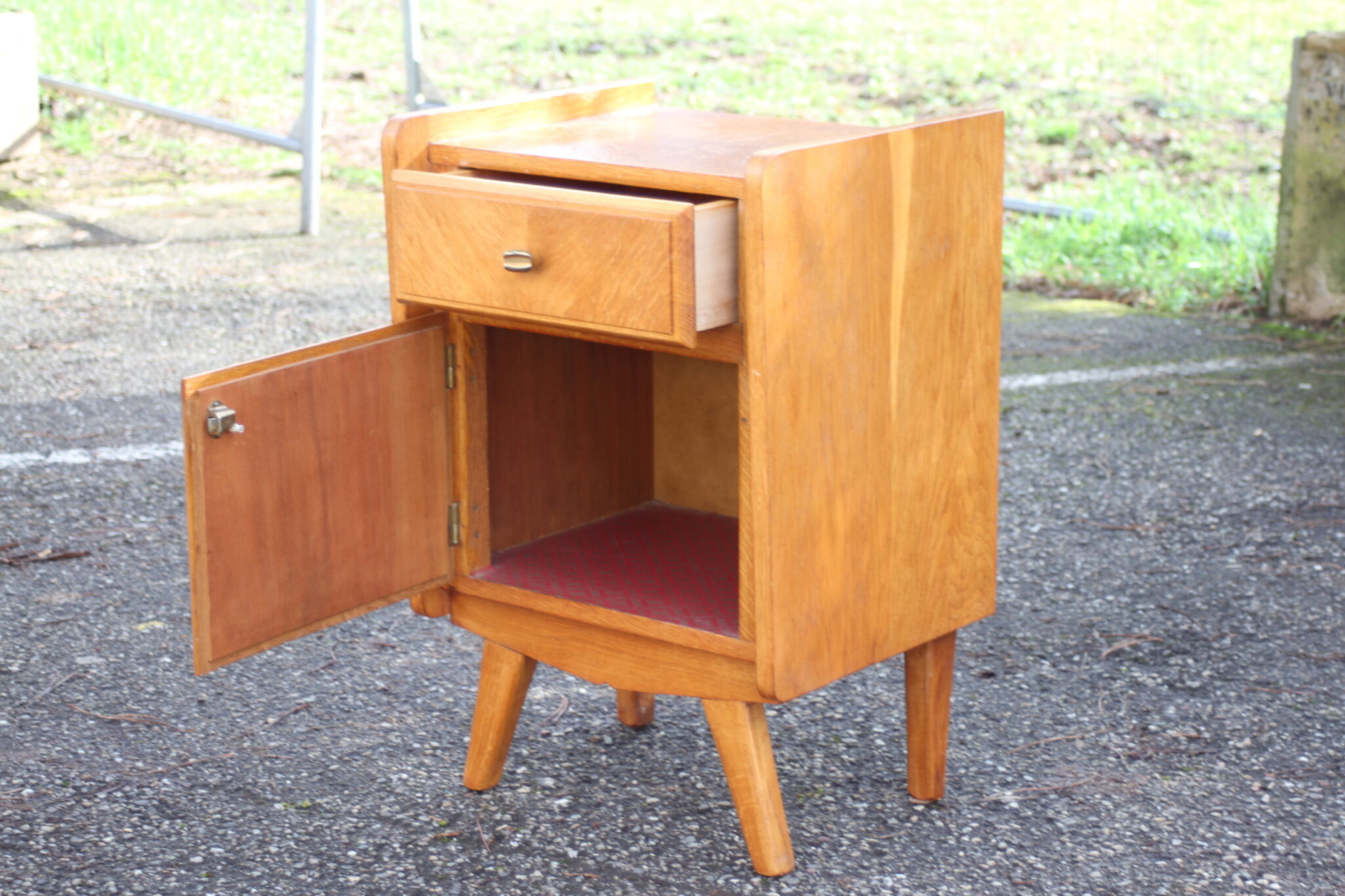 table-de-chevet-vintage-1-porte-1-tiroir-pieds-compas-mobilier-brocante-occasion-emmaus-scherwiller-etikette (3)