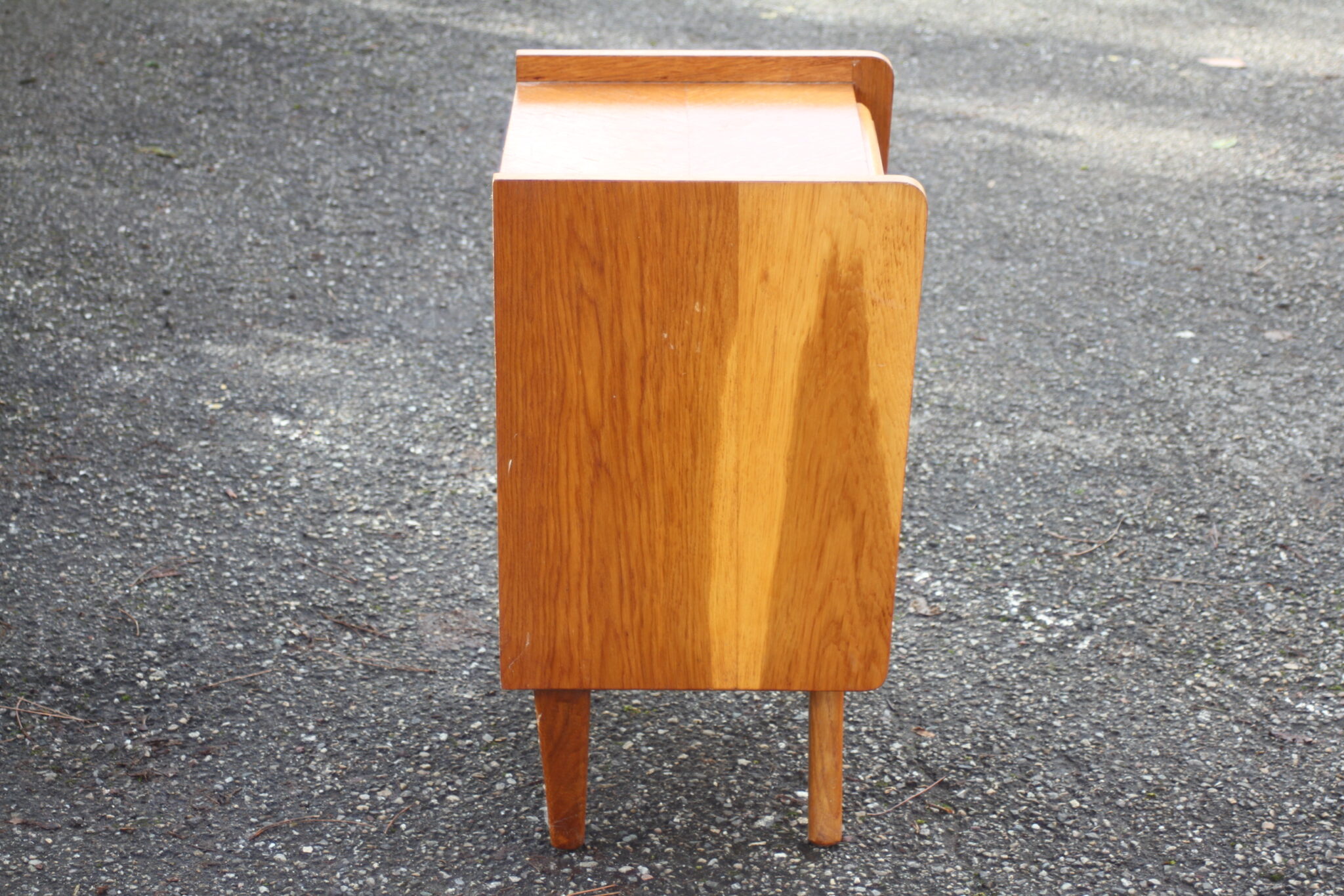 table-de-chevet-vintage-1-porte-1-tiroir-pieds-compas-mobilier-brocante-occasion-emmaus-scherwiller-etikette (4)