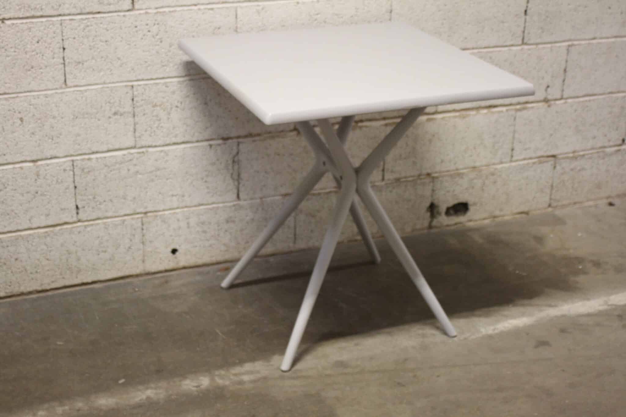 table-jardin-terrasse-plastique-gris-carree-primaster-mobilier-exterieur-occasion-emmaus-scherwiller-etikette (2)