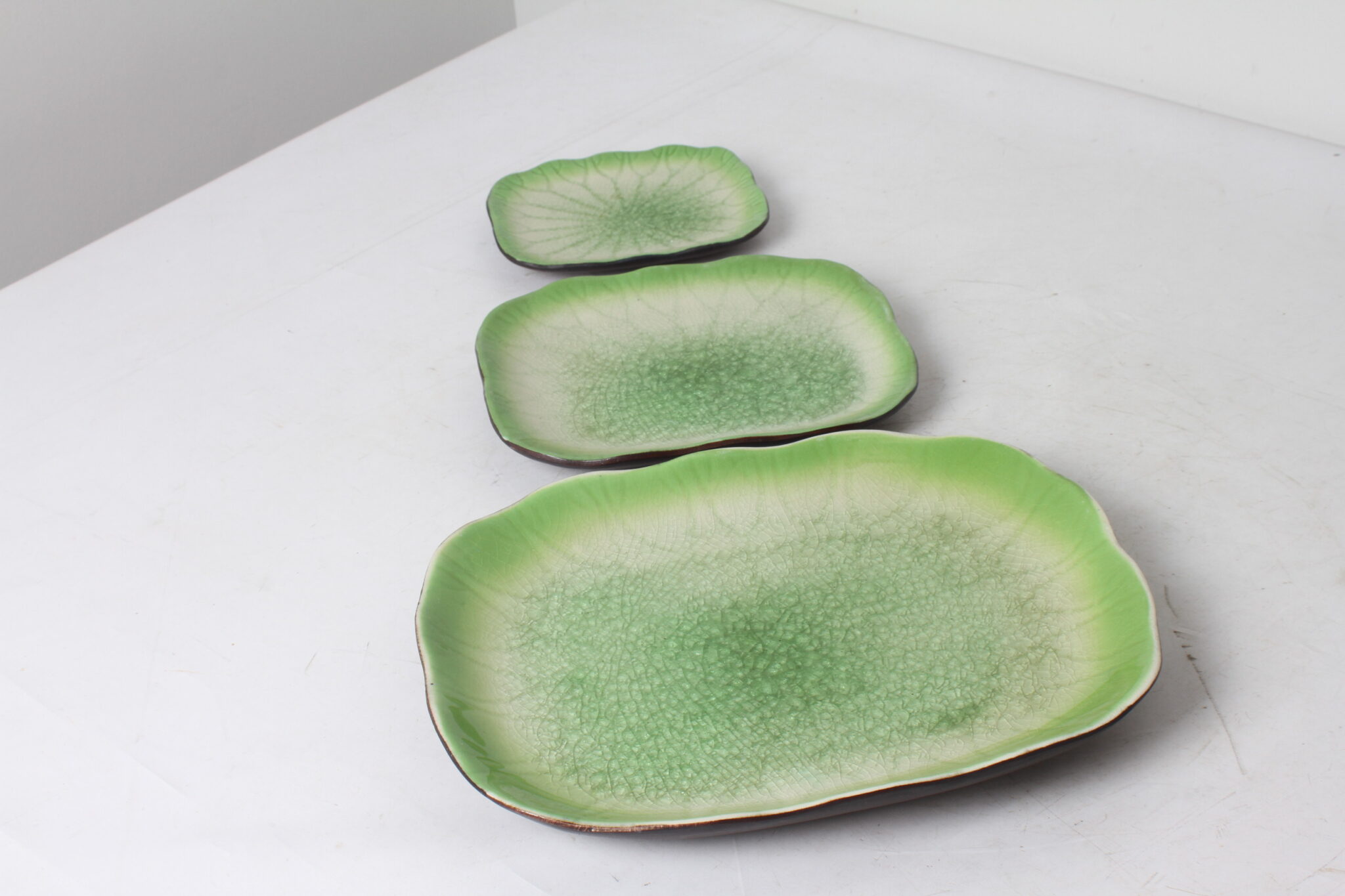 3 plats en céramique émaillée verte style feuille – Bat Trang (1)