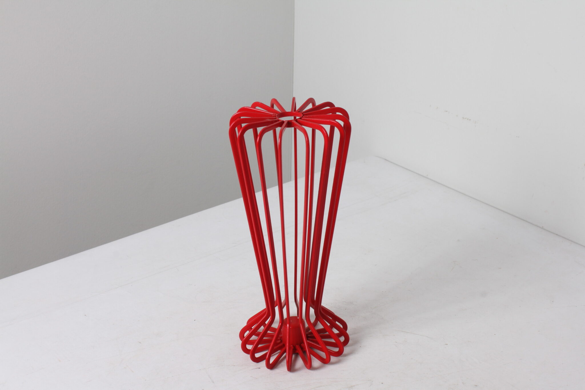 Bougeoir rouge en métal IKEA Tradig par Johansson (1)