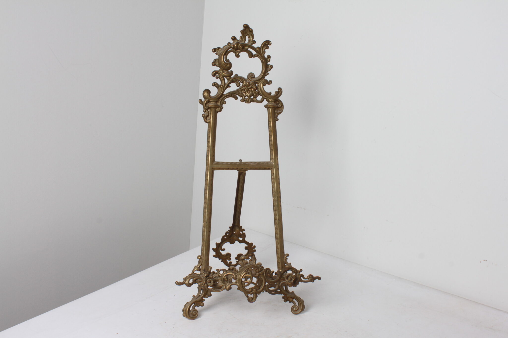 Chevalet de table en bronze doré style ancien (3)