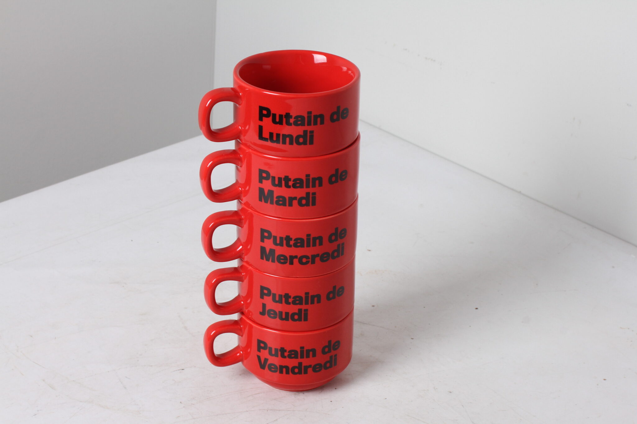 Coffret semainier de 5 tasses en céramique rouge (2)