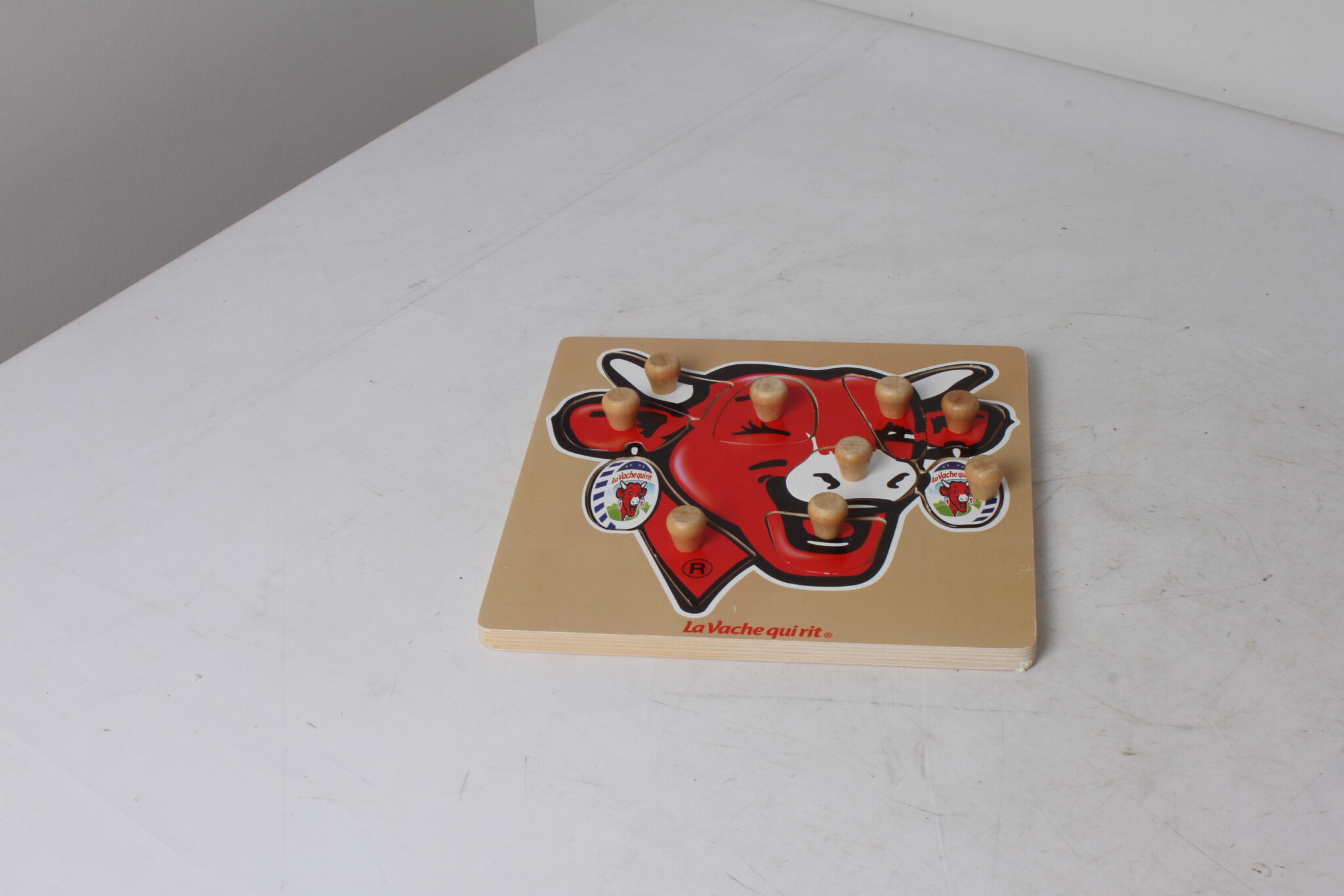 Jeu mural en bois “La Vache qui Rit” (5)