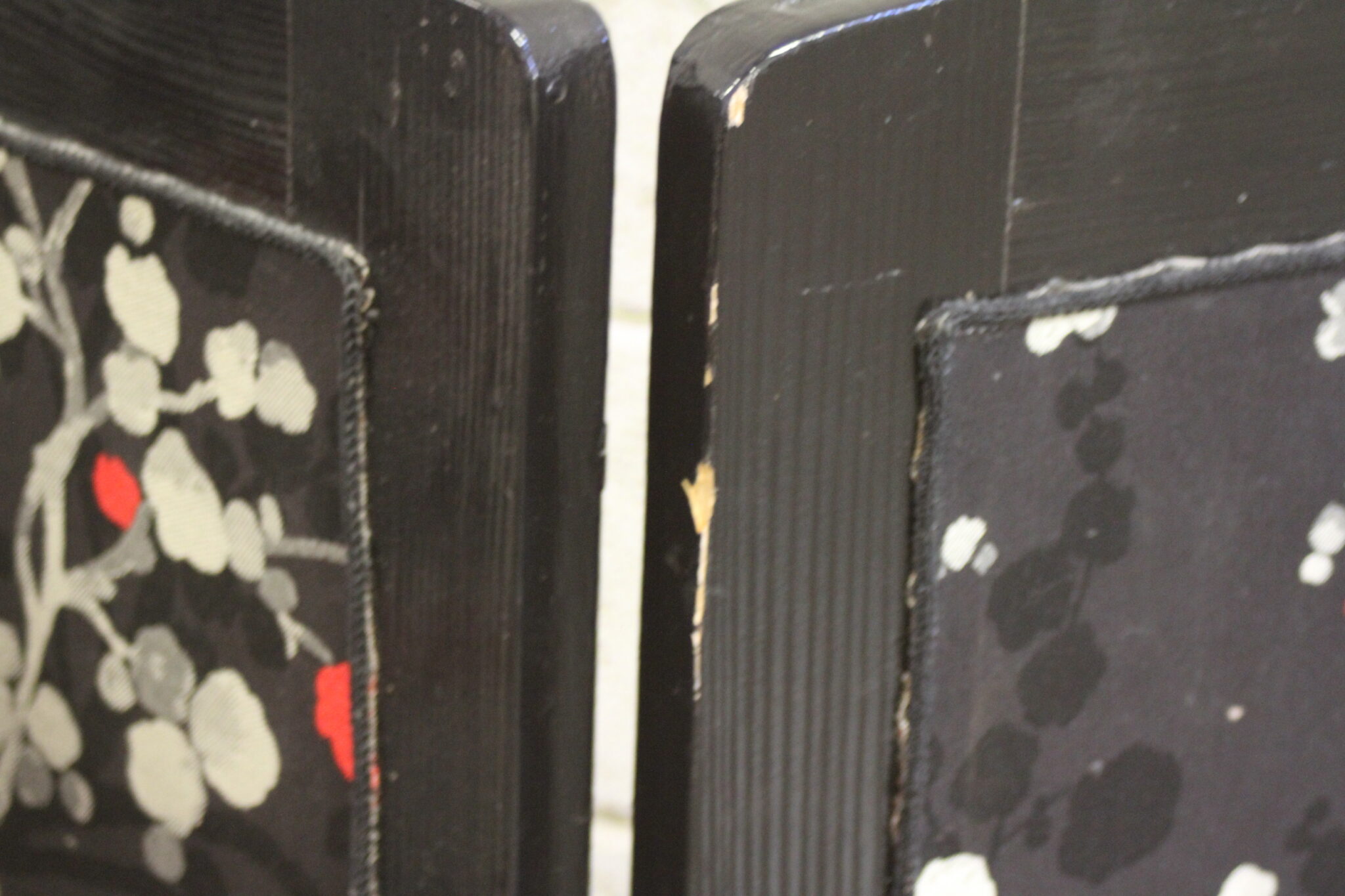 paravent-3-pans-bois-noir-tissu-objets-deco-brocante-occasion-emmaus-scherwiller-etikette (3)