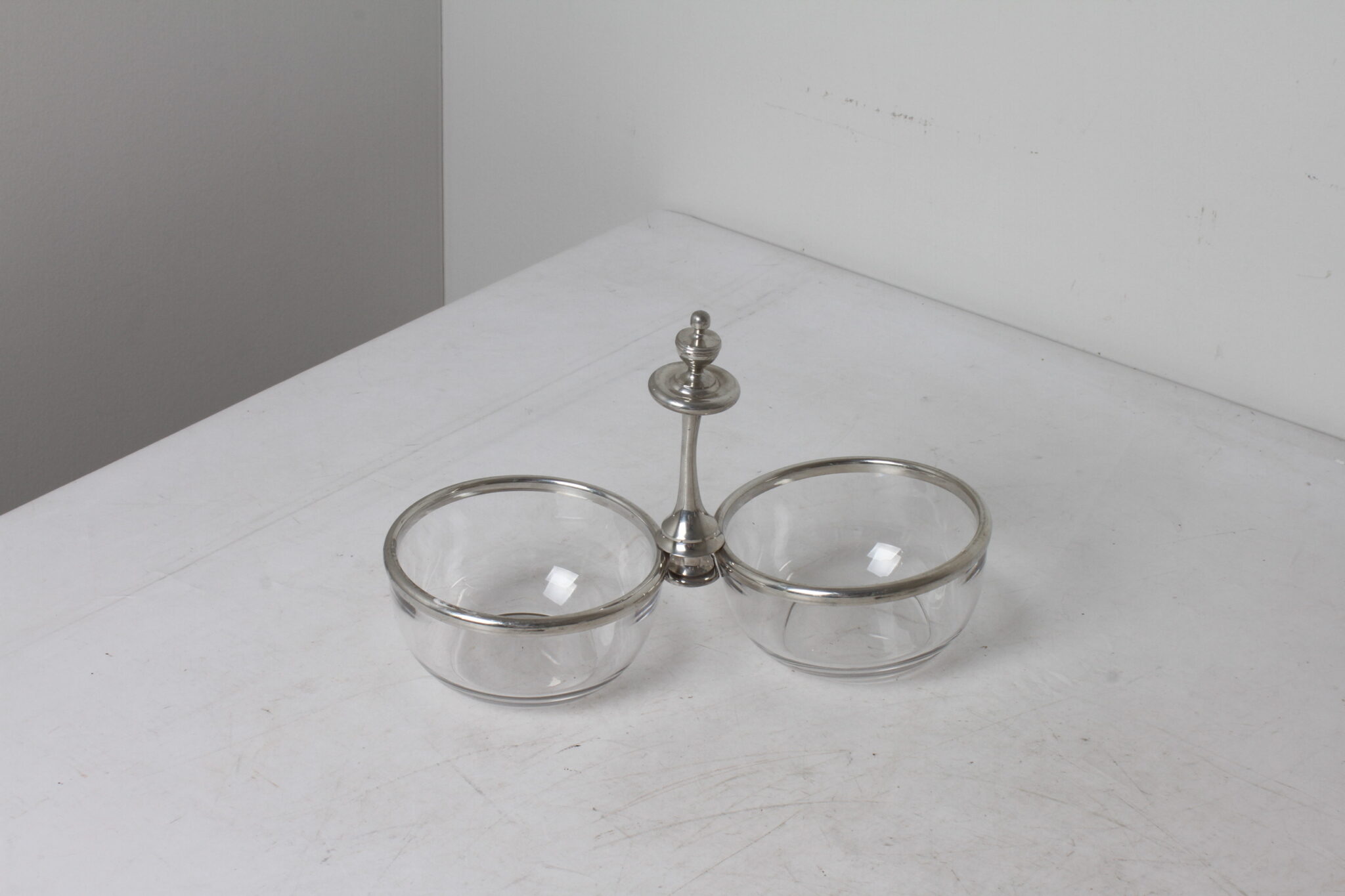 Plat serviteur en verre avec monture en étain argentée (3)