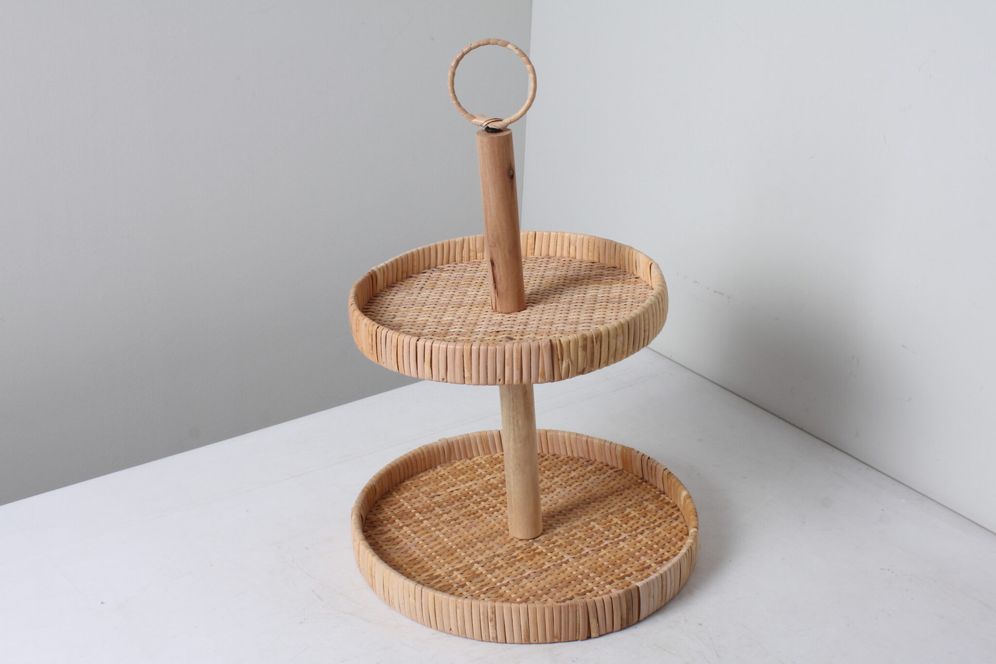 Plateau de service double couche en rotin et bois (2)