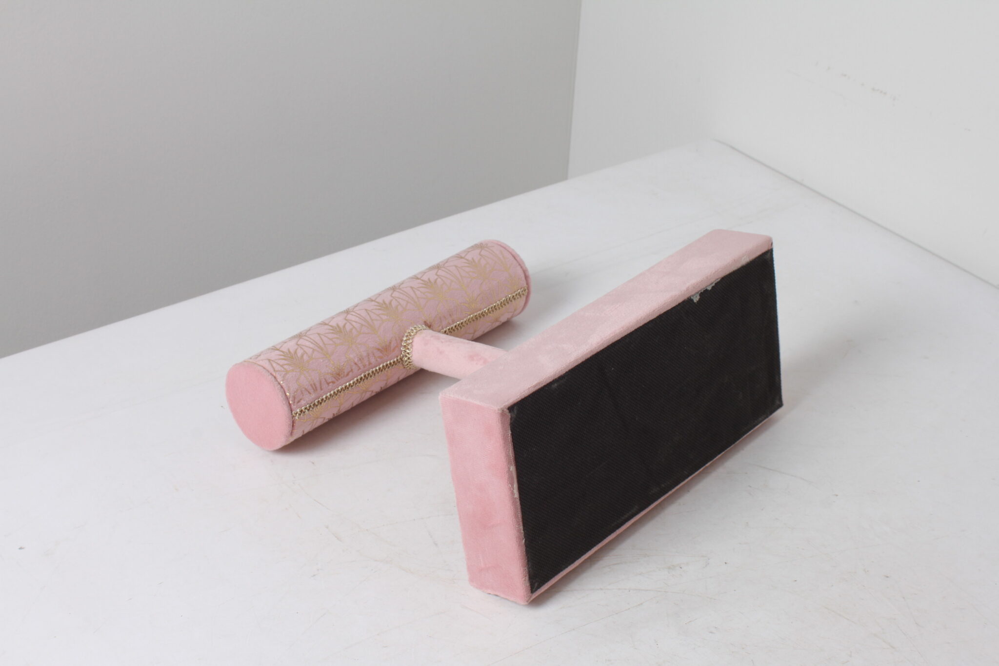 Porte bijoux velours rose en tissus et bois (1)