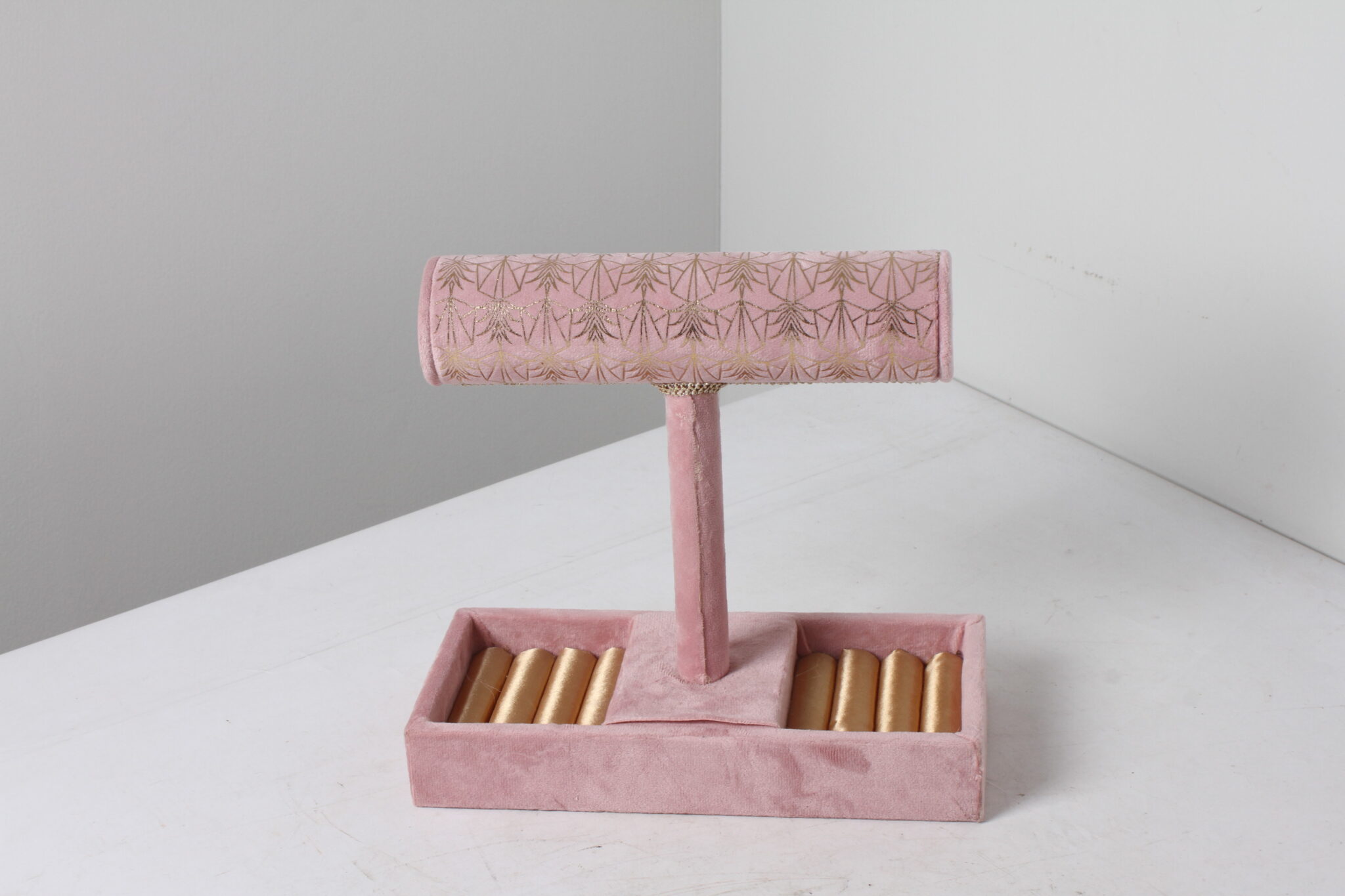Porte bijoux velours rose en tissus et bois (2)
