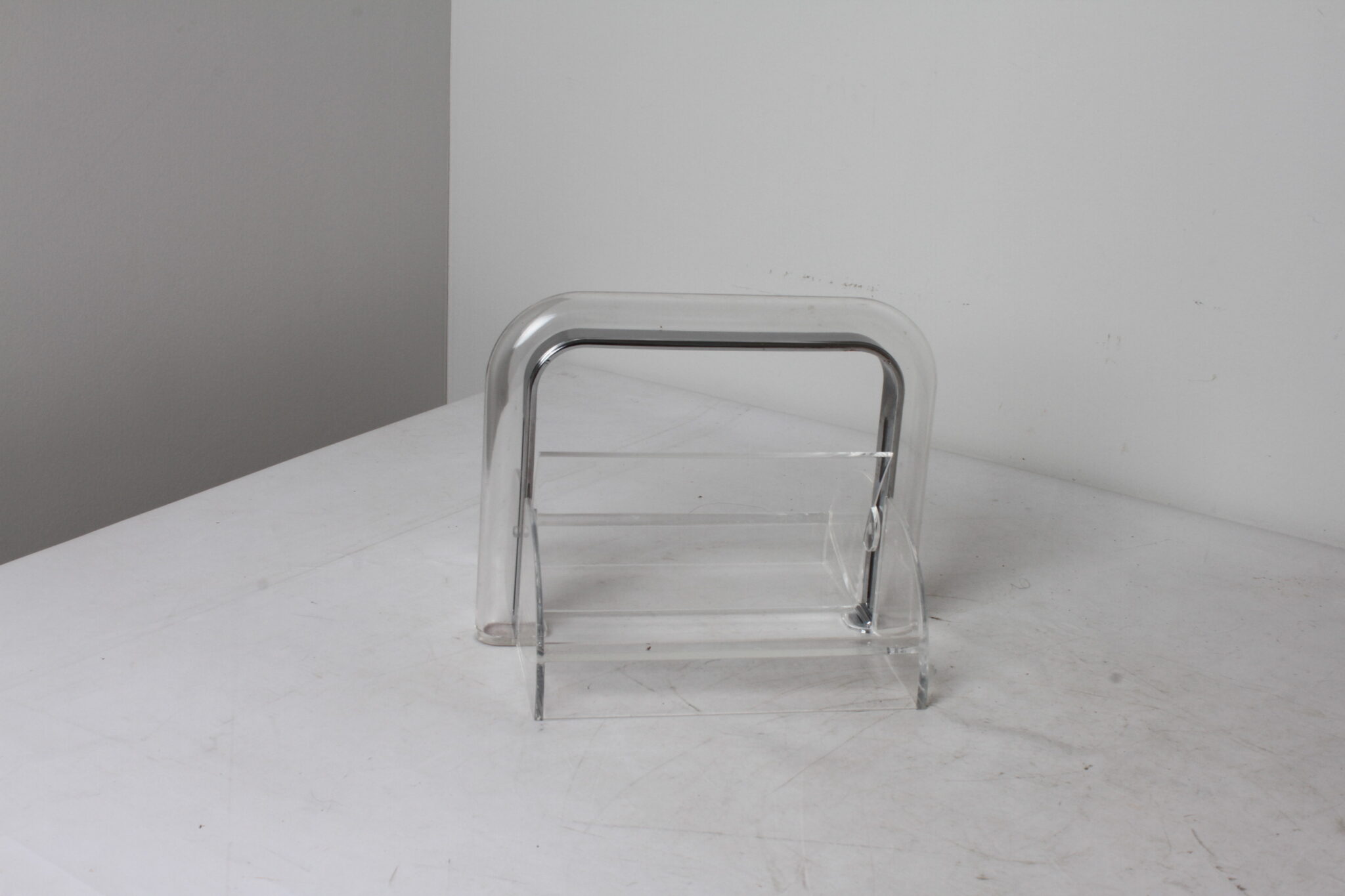 Porte serviettes transparent en plexiglas - Guzzini (3)