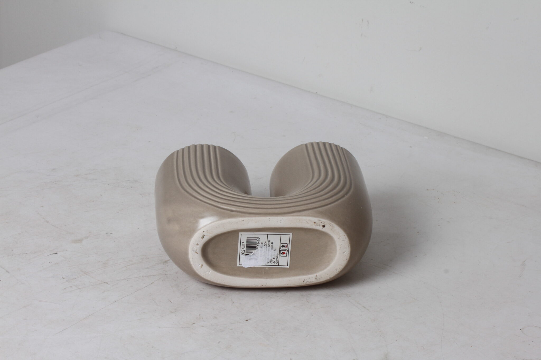 Pot de fleur moderne en céramique gris mat Germany (1)