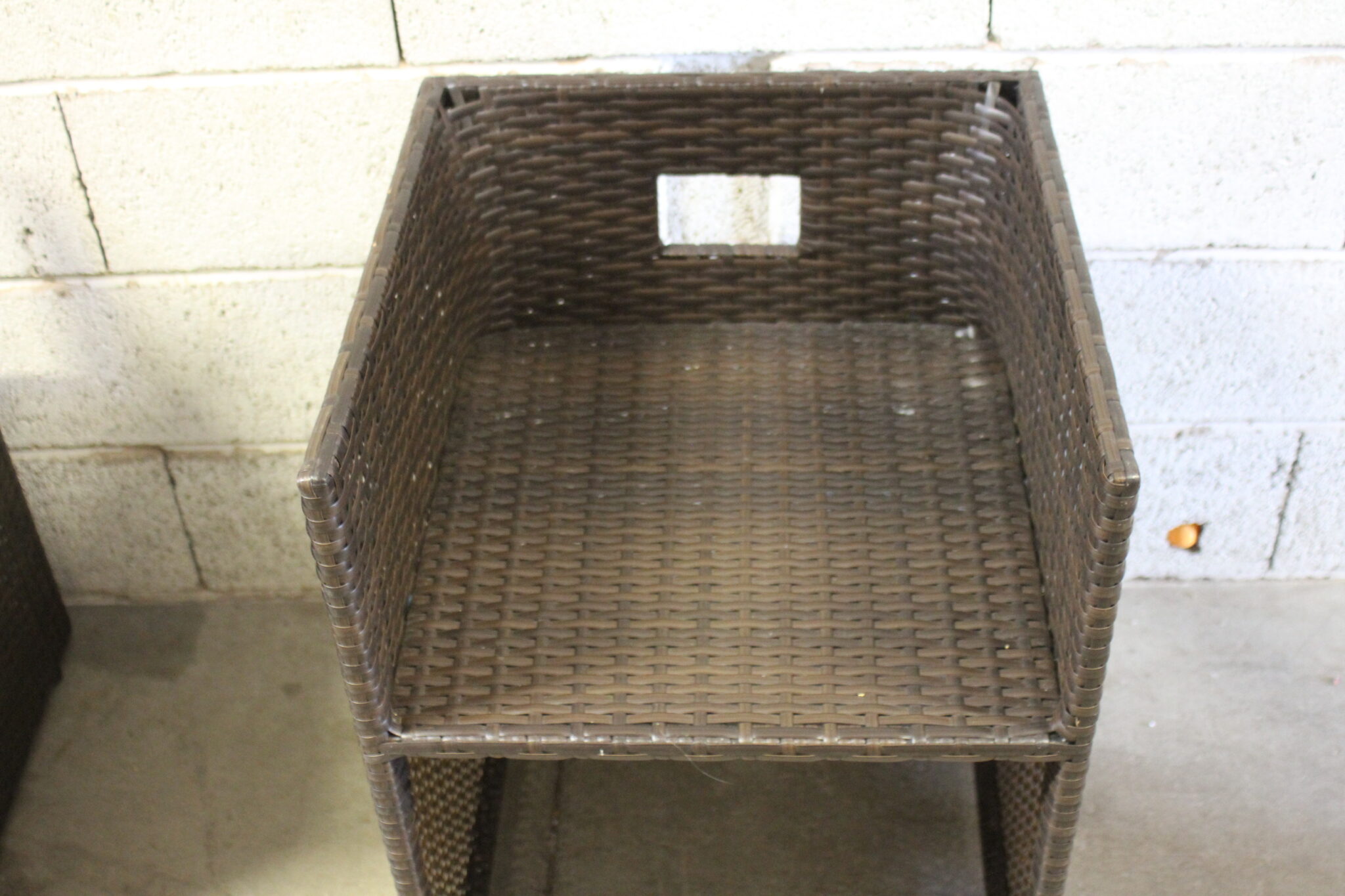 serie-de-4-fauteuils-de-jardin-en-resine-tressee-mobilier-exterieur-occasion-emmaus-scherwiller-etikette (1)