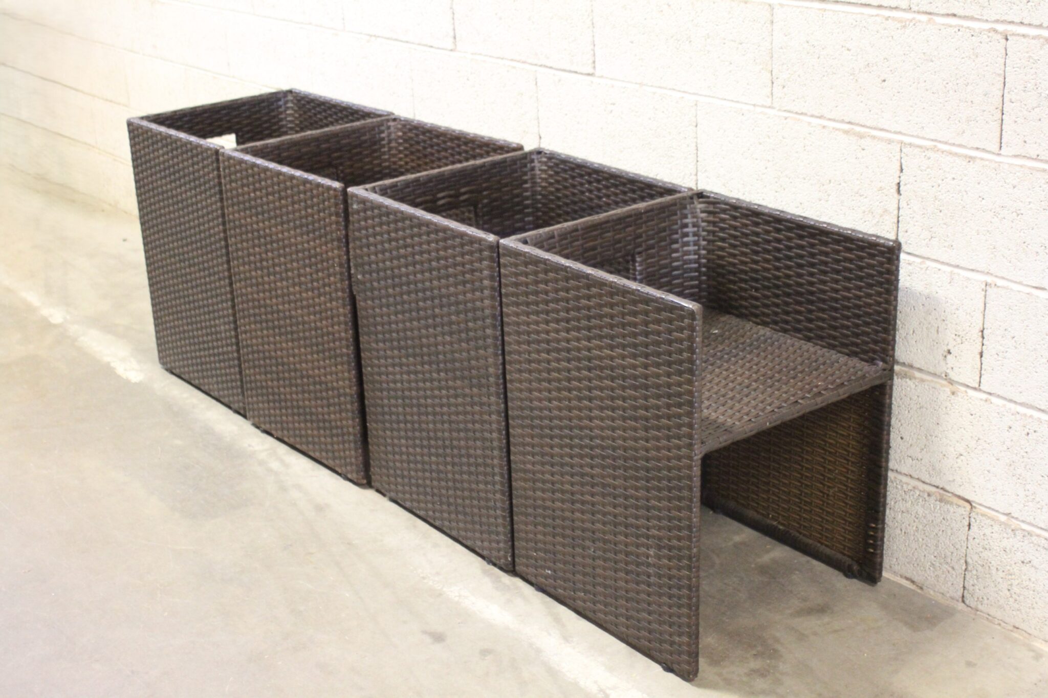 serie-de-4-fauteuils-de-jardin-en-resine-tressee-mobilier-exterieur-occasion-emmaus-scherwiller-etikette (4)