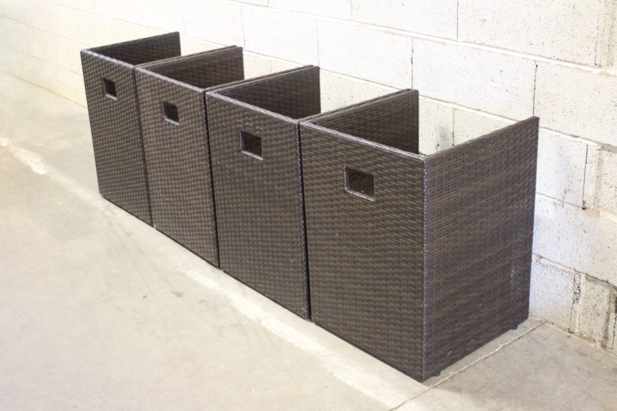 serie-de-4-fauteuils-de-jardin-en-resine-tressee-mobilier-exterieur-occasion-emmaus-scherwiller-etikette (5)